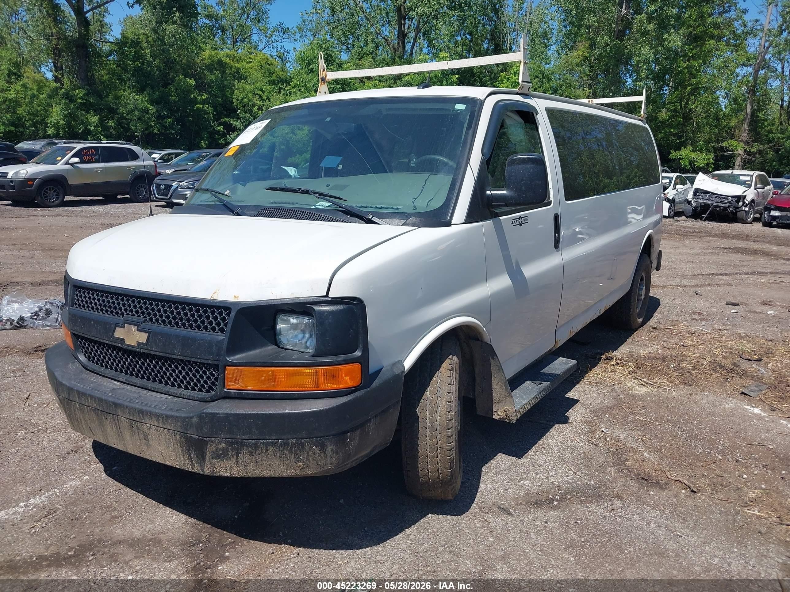 2012 Chevrolet Express 3500 Ls White vin: 1GAZGZFG1C1169656