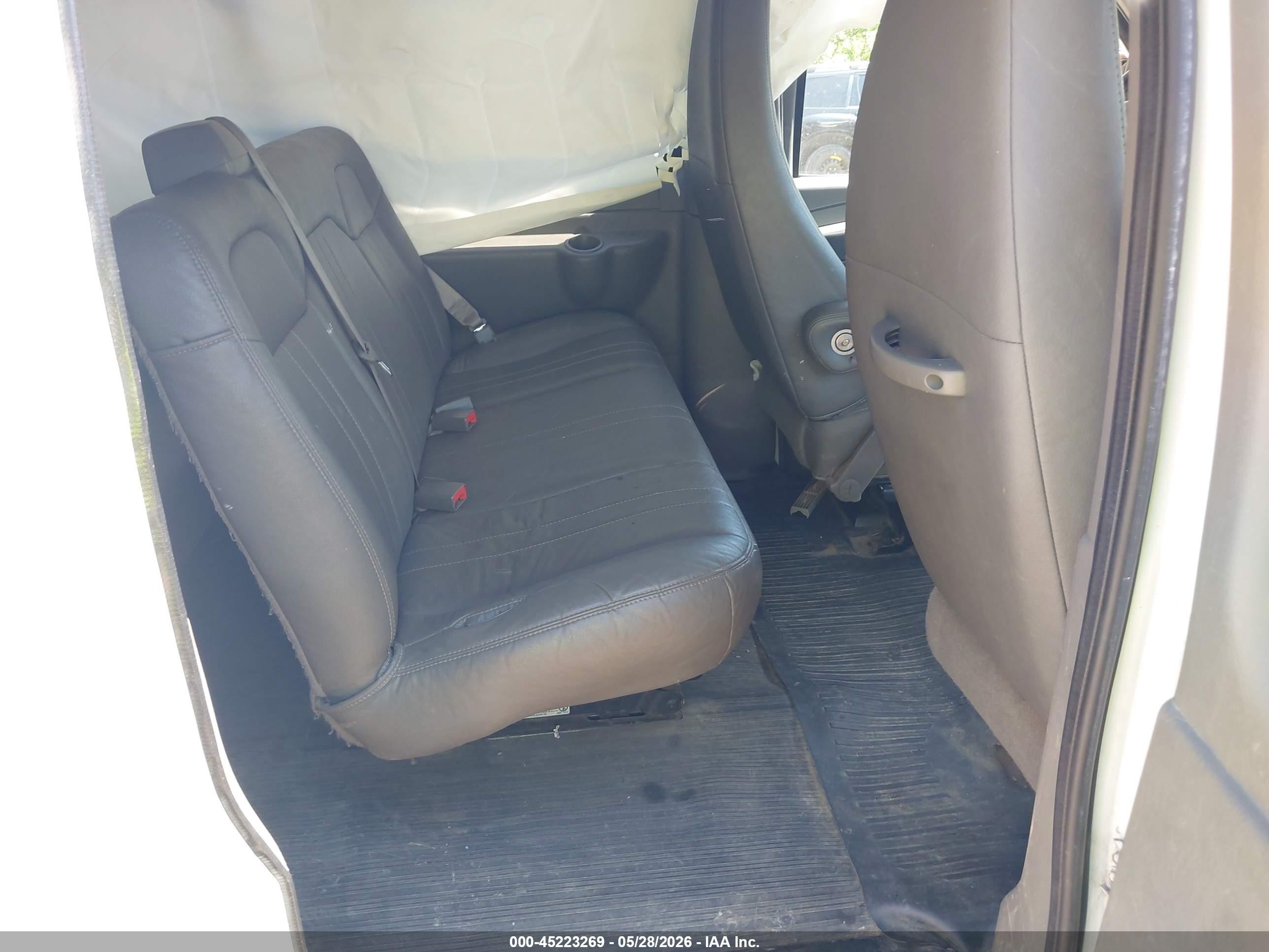 2012 Chevrolet Express 3500 Ls White vin: 1GAZGZFG1C1169656