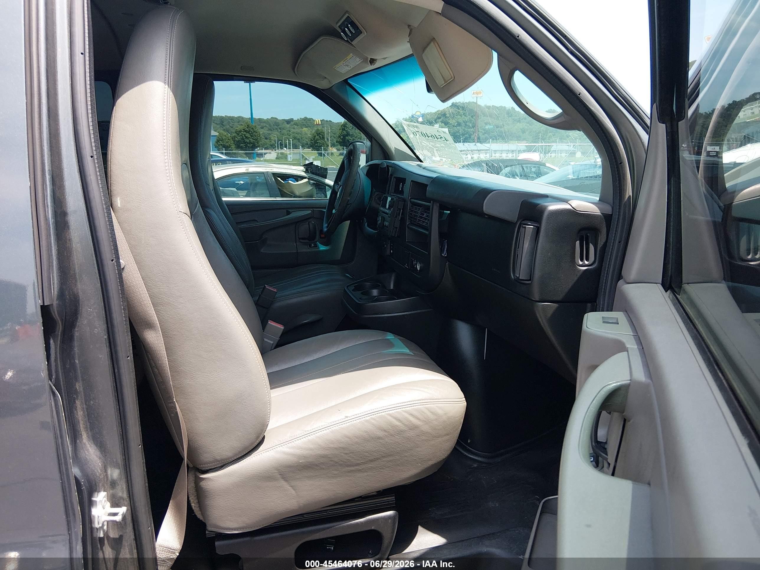 2015 Chevrolet Express 3500 Ls Gray vin: 1GAZGZFG6F1100997