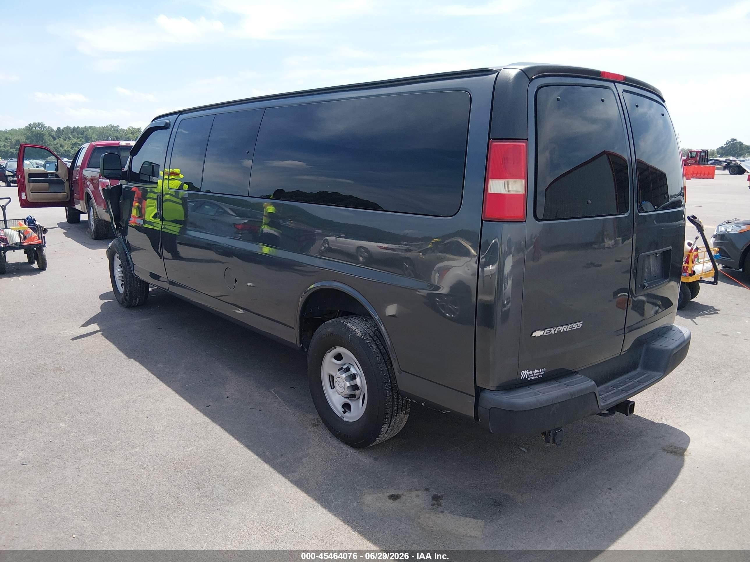 2015 Chevrolet Express 3500 Ls Gray vin: 1GAZGZFG6F1100997