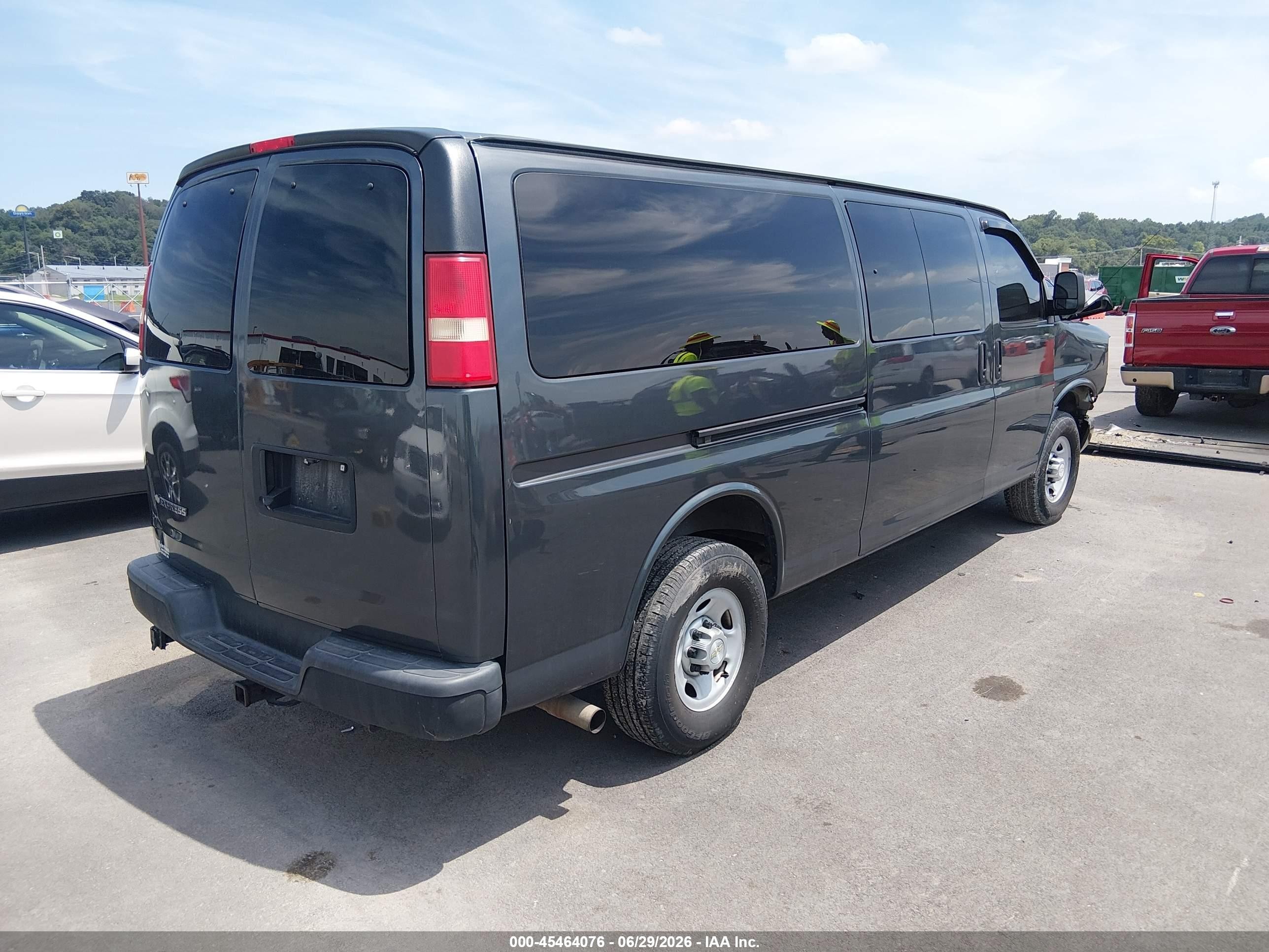 2015 Chevrolet Express 3500 Ls Gray vin: 1GAZGZFG6F1100997