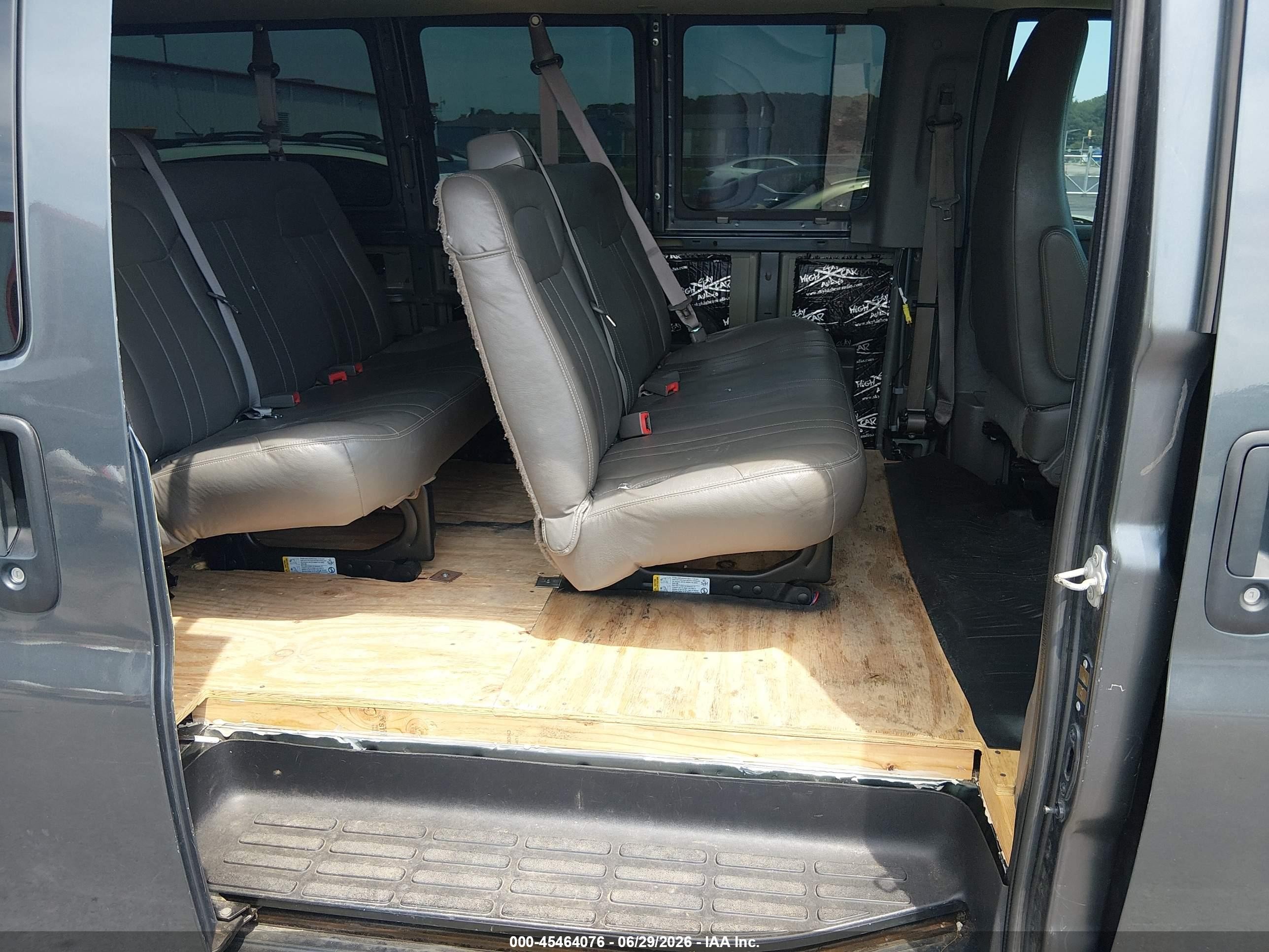 2015 Chevrolet Express 3500 Ls Gray vin: 1GAZGZFG6F1100997