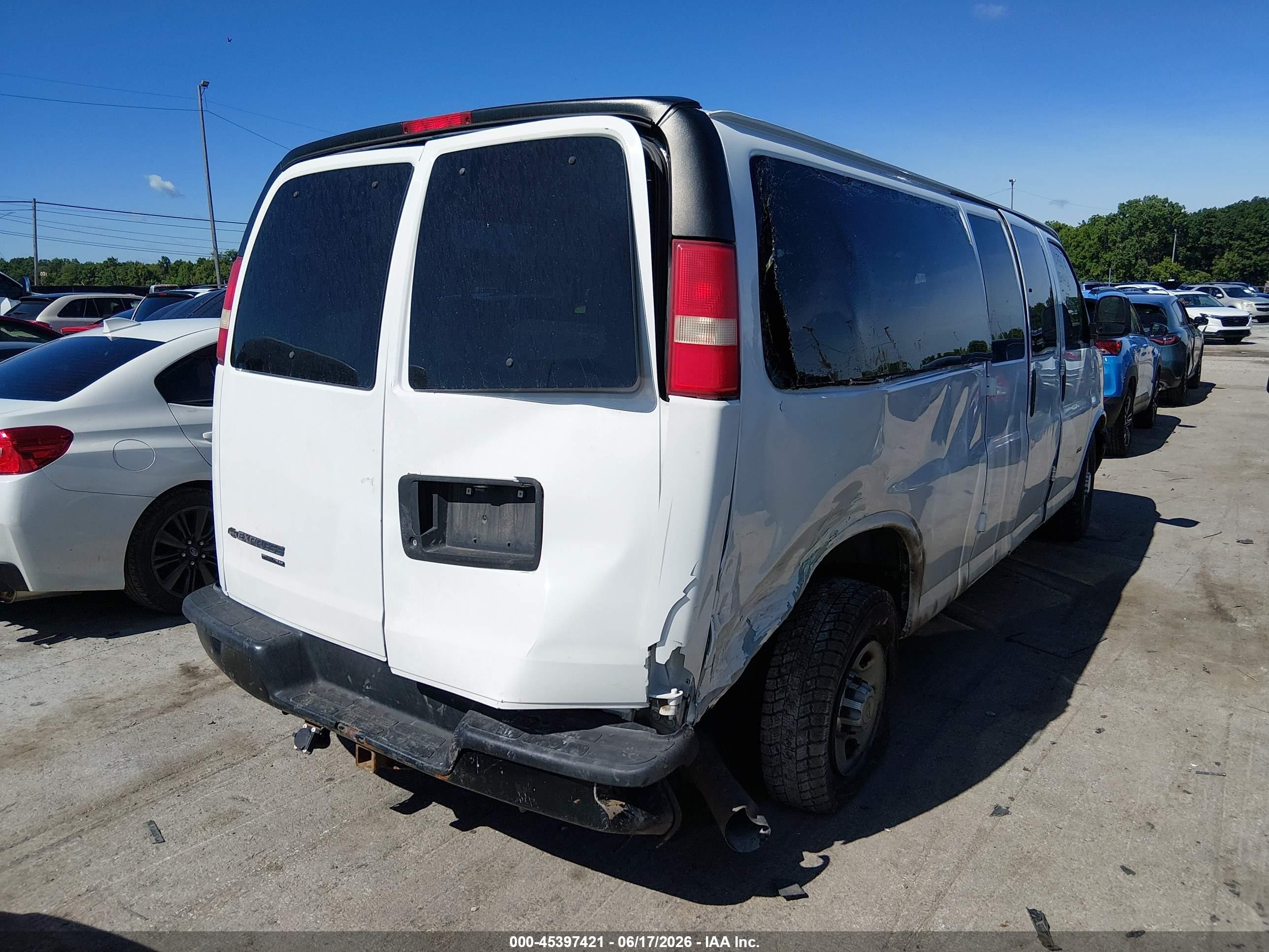 2011 Chevrolet Express 3500 2ls Белый vin: 1GAZGZFL2B1155888