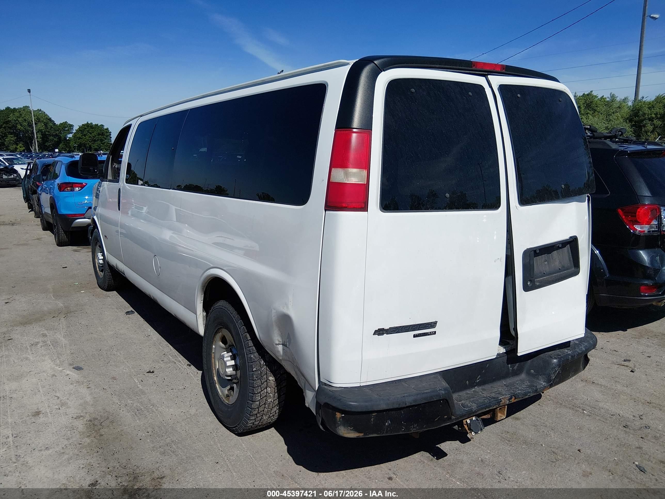 2011 Chevrolet Express 3500 2ls Белый vin: 1GAZGZFL2B1155888