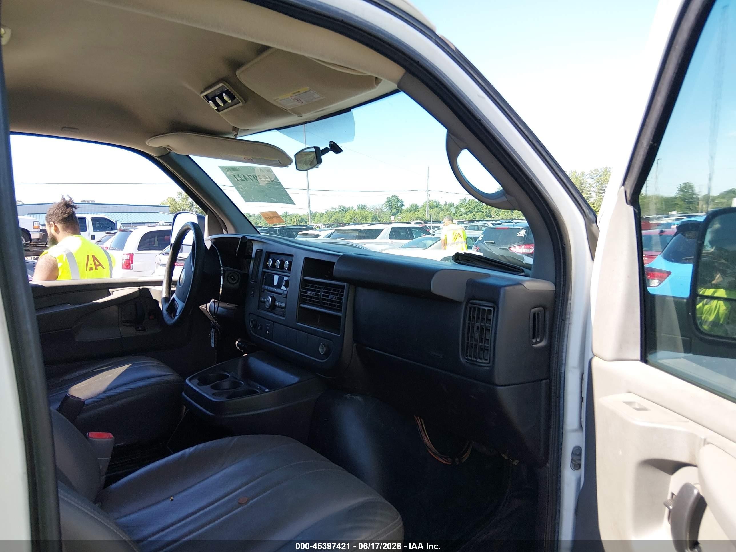 2011 Chevrolet Express 3500 2ls Белый vin: 1GAZGZFL2B1155888