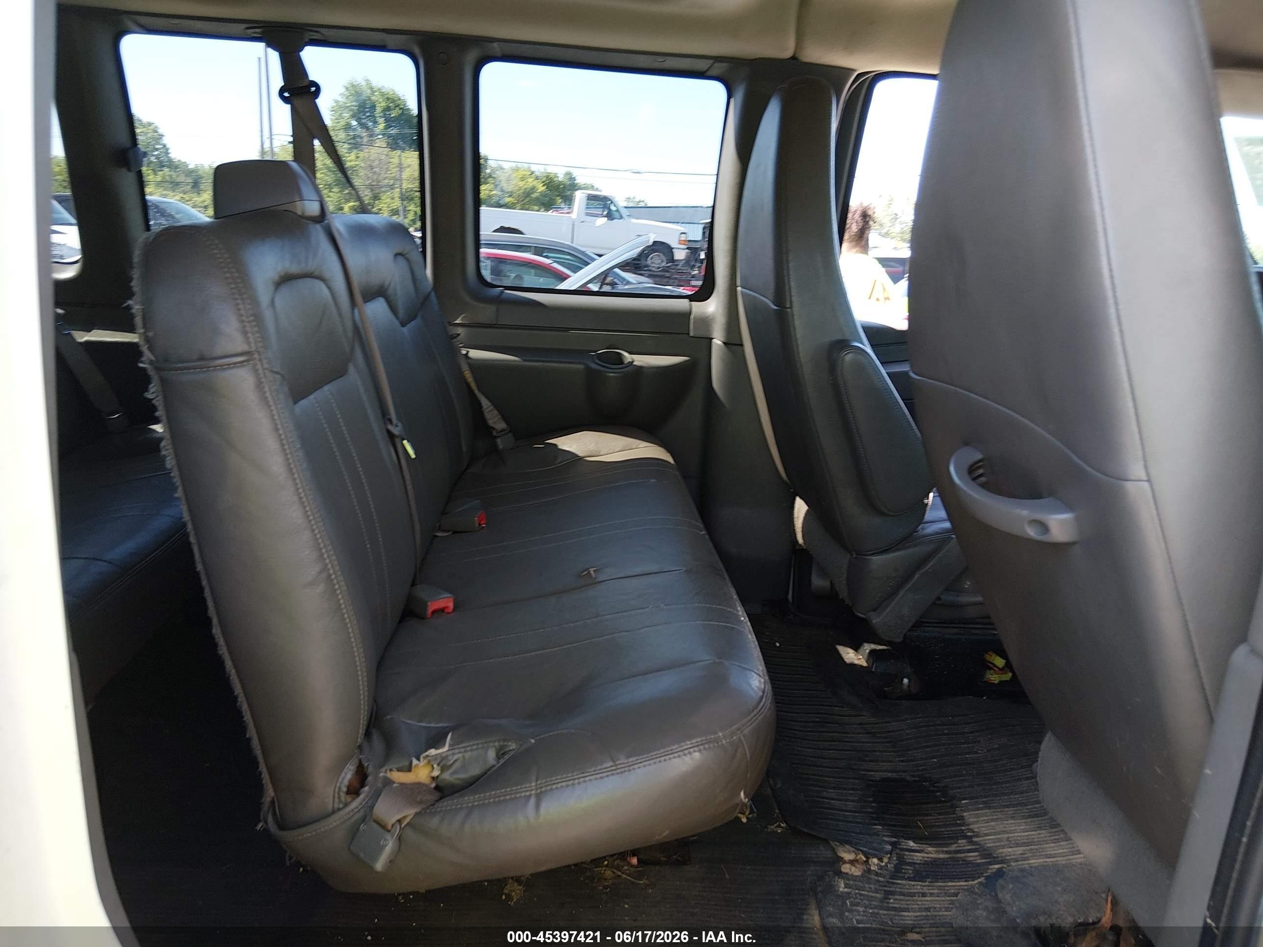 2011 Chevrolet Express 3500 2ls Белый vin: 1GAZGZFL2B1155888