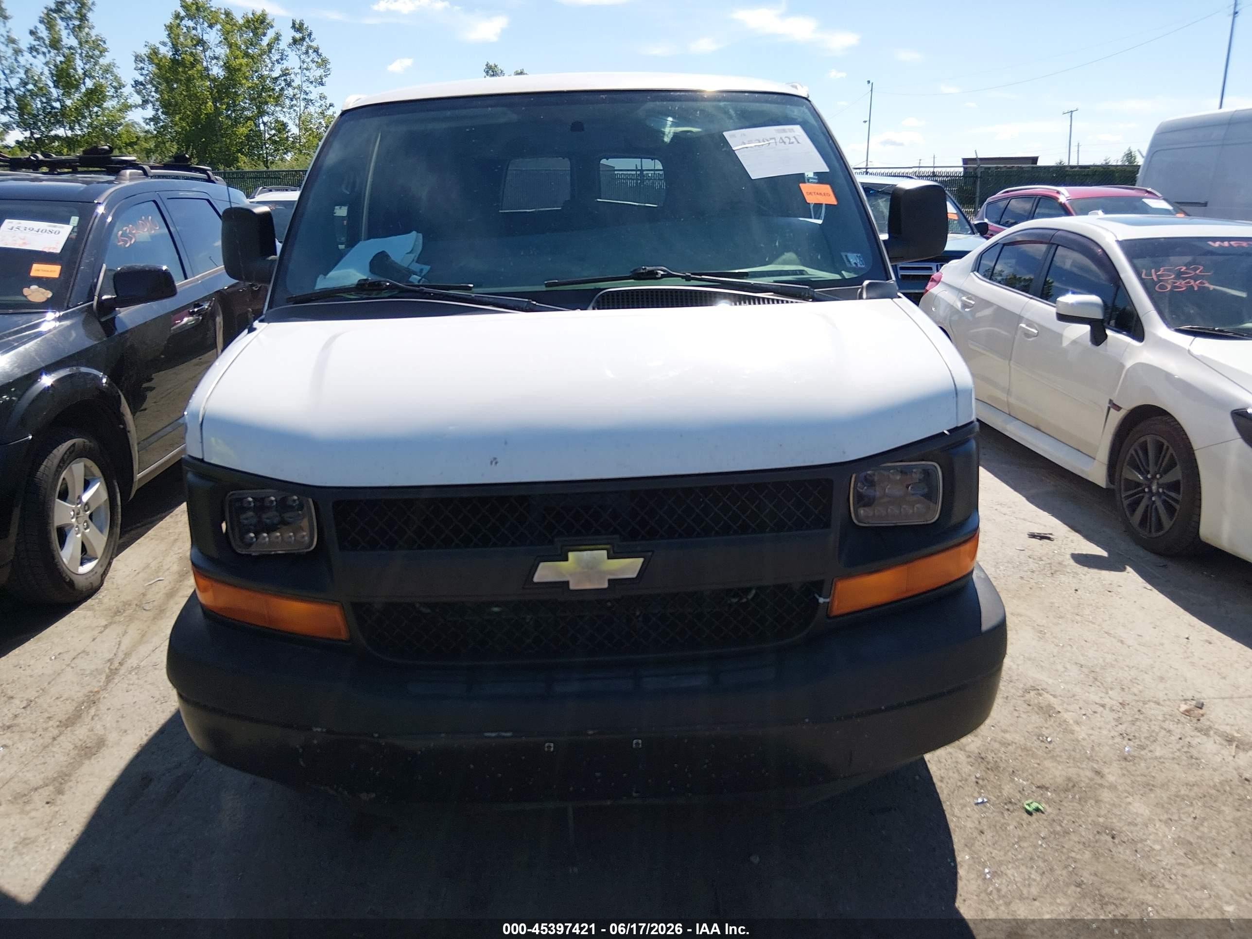 2011 Chevrolet Express 3500 2ls Белый vin: 1GAZGZFL2B1155888
