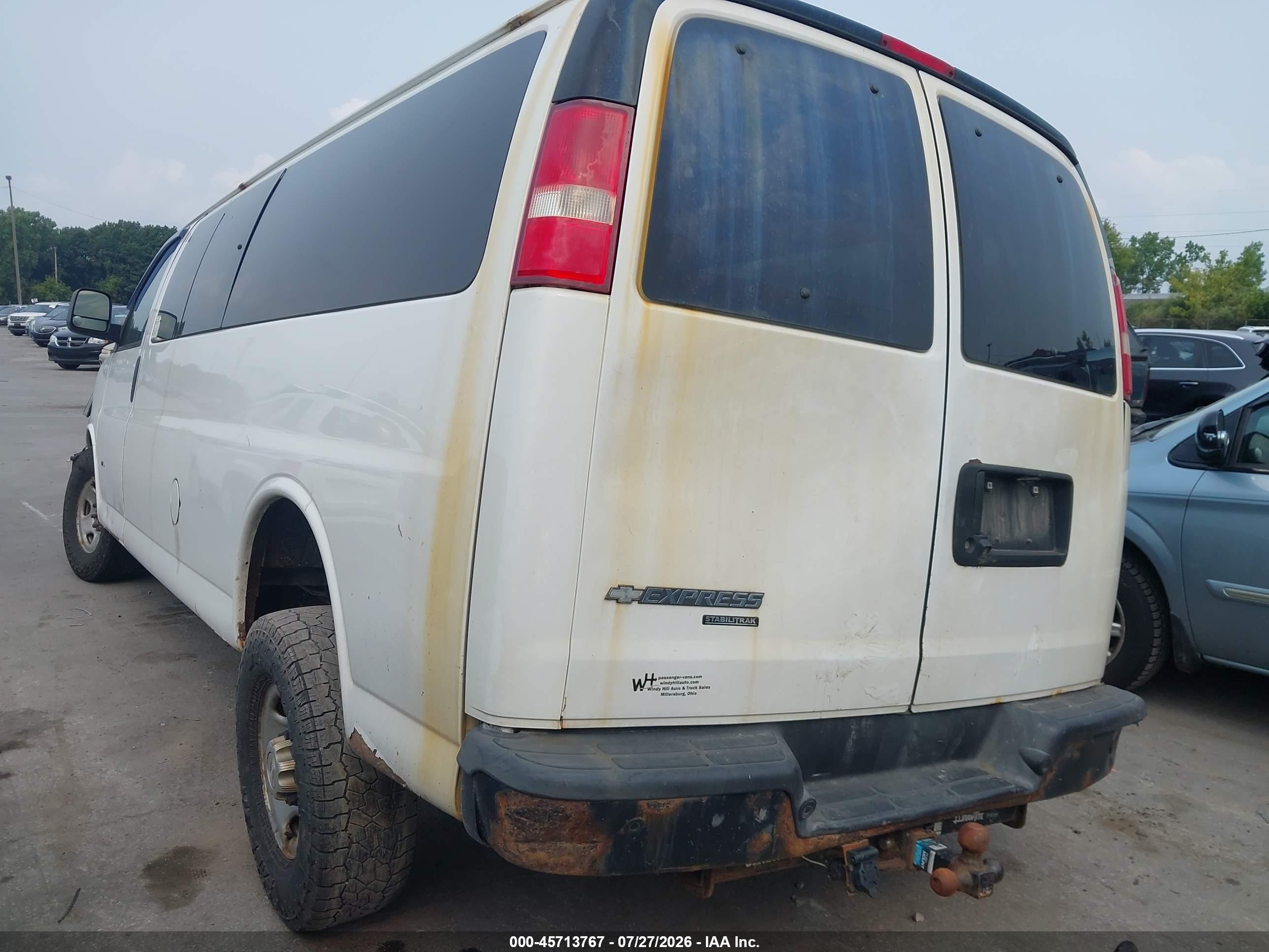 2015 Chevrolet Express 3500 2ls Diesel White vin: 1GAZGZFL6F1268510