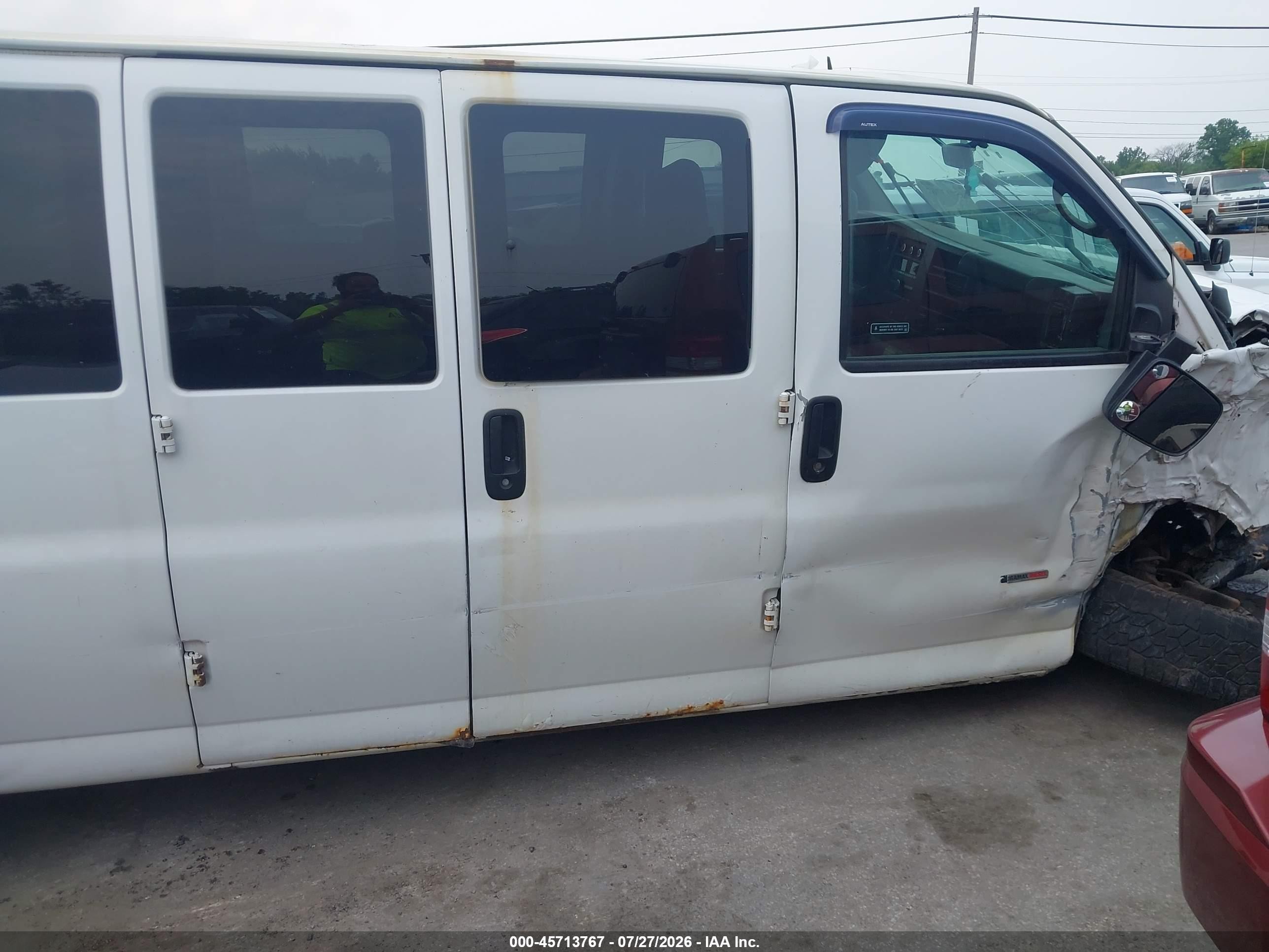 2015 Chevrolet Express 3500 2ls Diesel White vin: 1GAZGZFL6F1268510