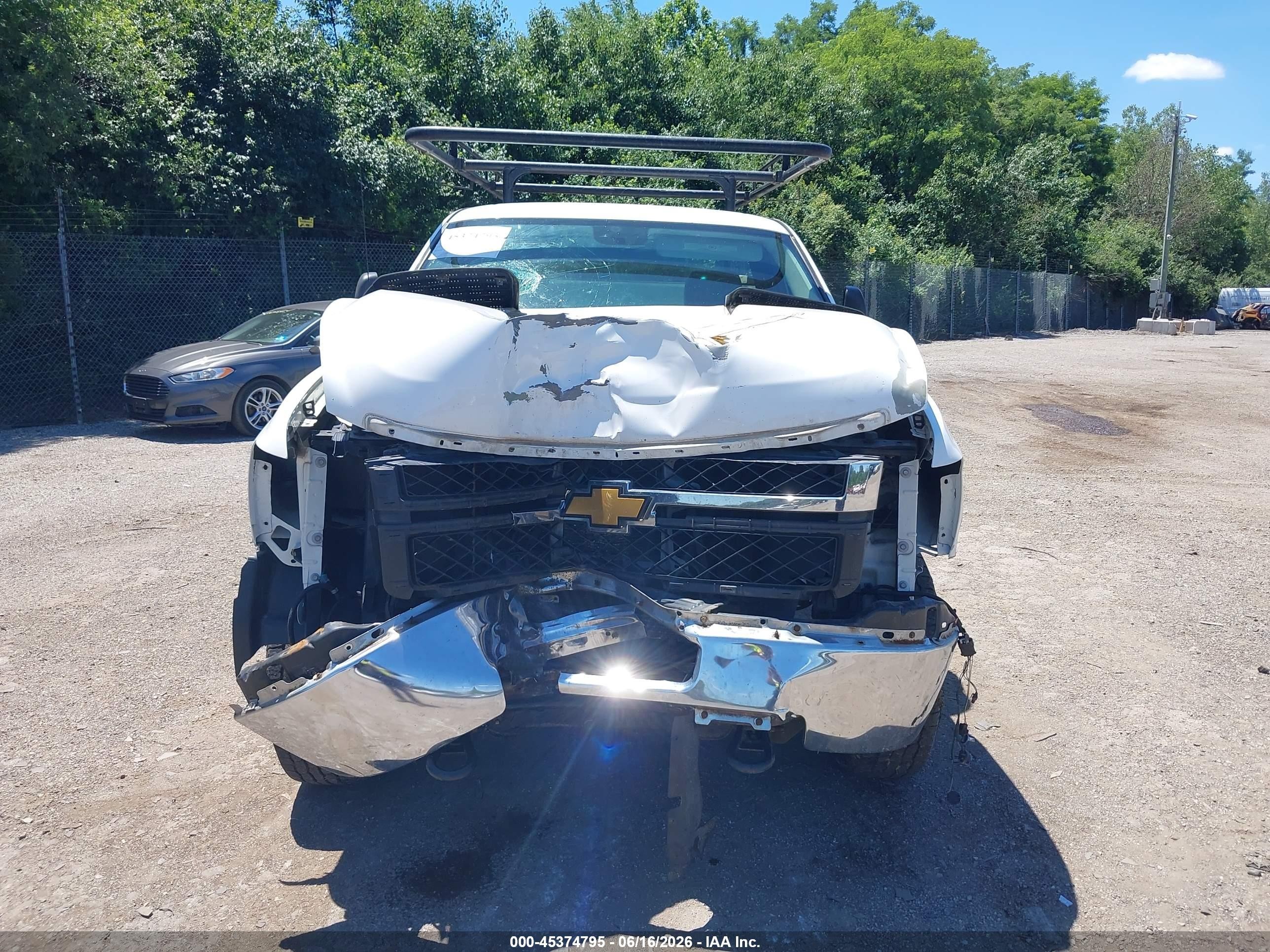 2014 Chevrolet Silverado 2500hd Work Truck White vin: 1GB0CVCG8EF114480