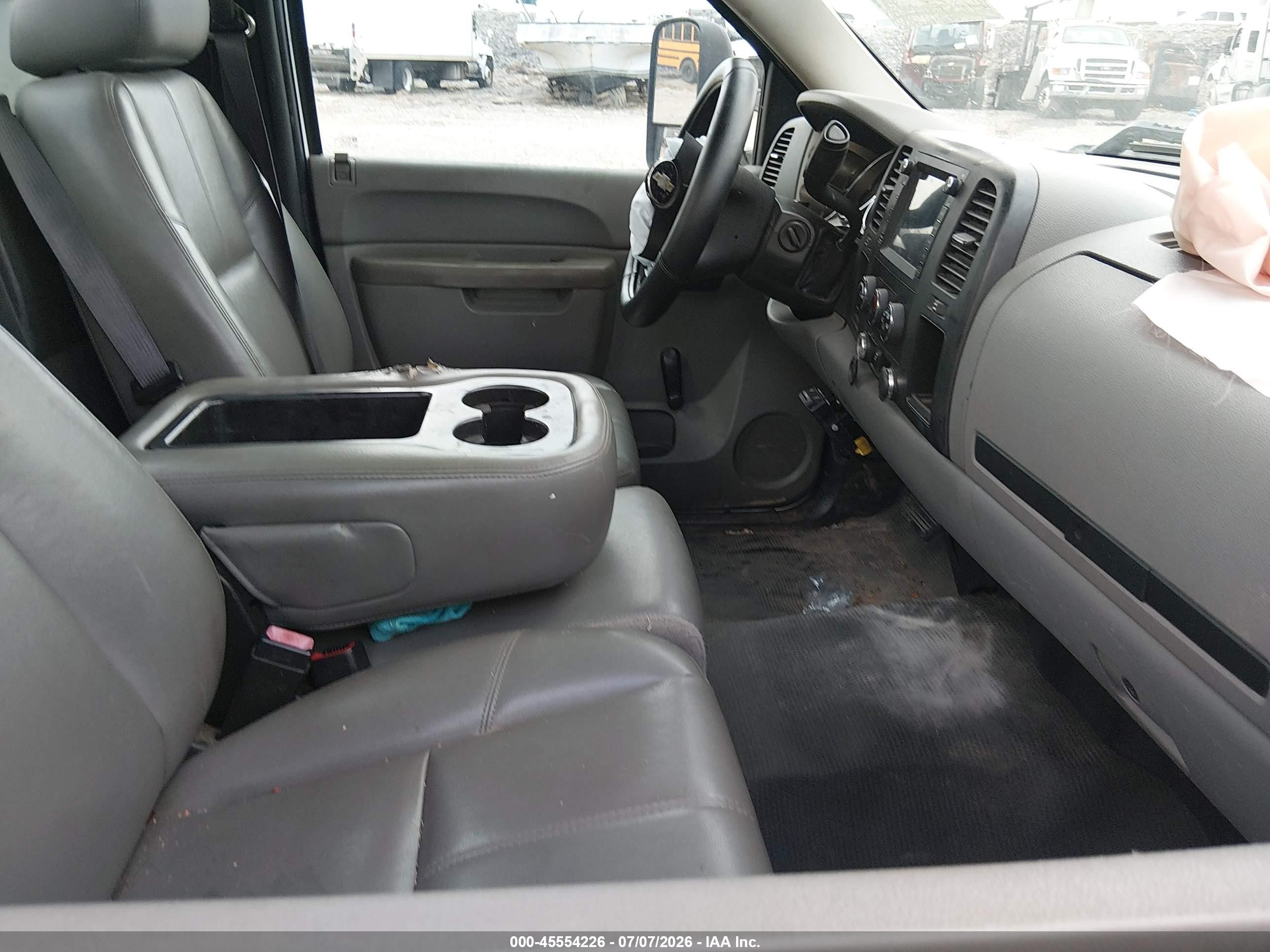 2014 Chevrolet Silverado 2500hd Work Truck White vin: 1GB0CVCG8EF167499