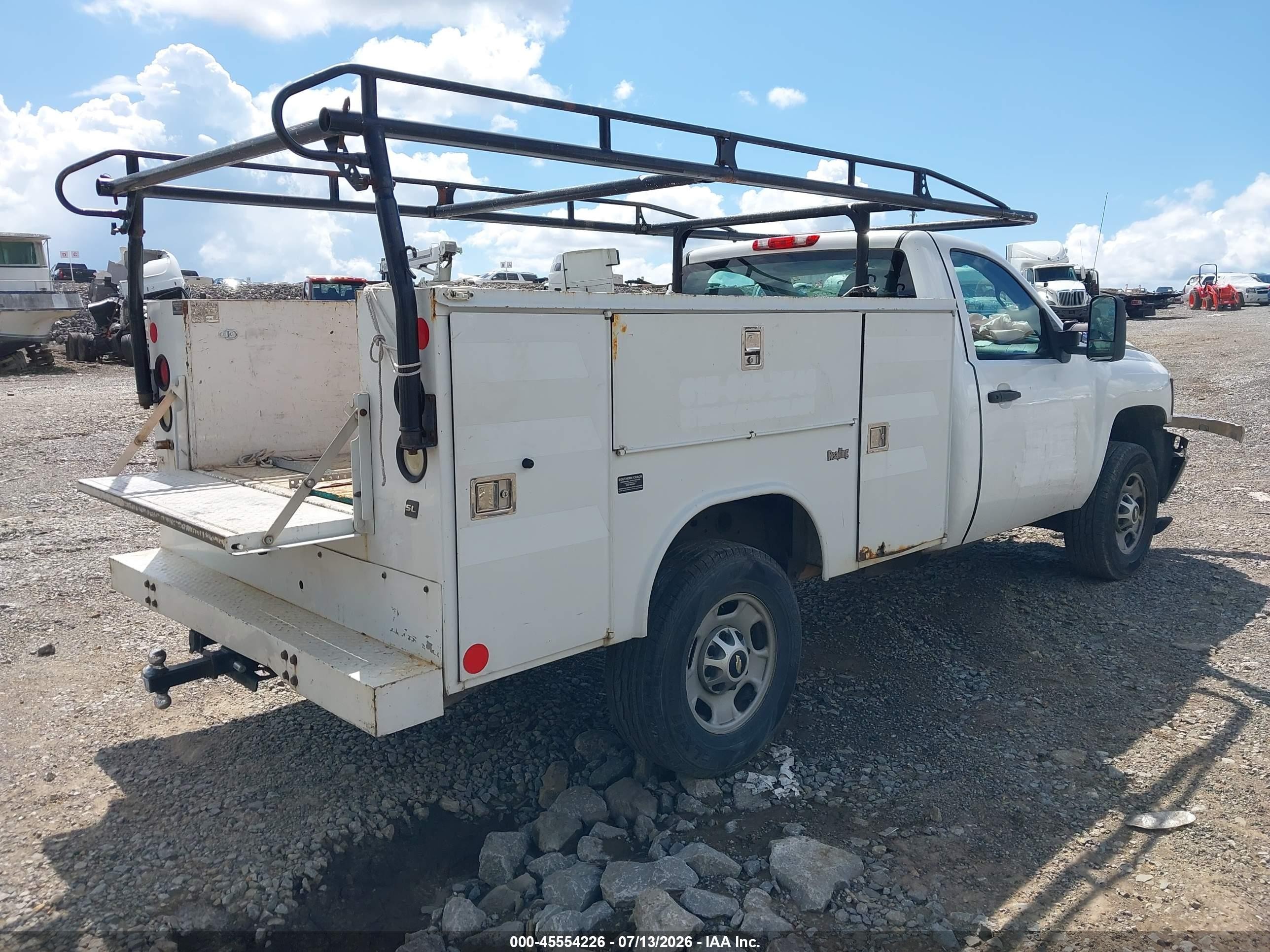 2014 Chevrolet Silverado 2500hd Work Truck White vin: 1GB0CVCG8EF167499