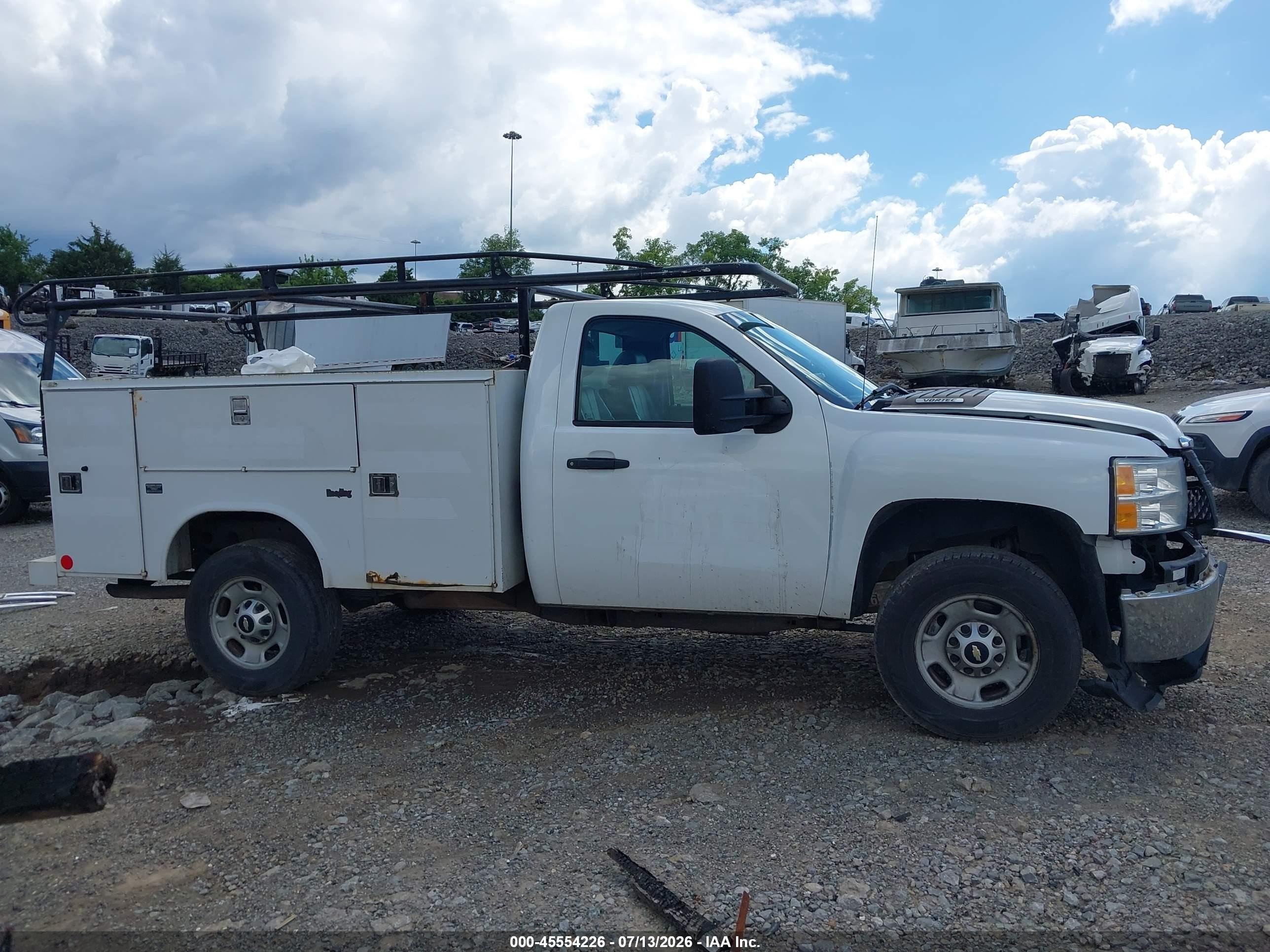 2014 Chevrolet Silverado 2500hd Work Truck White vin: 1GB0CVCG8EF167499
