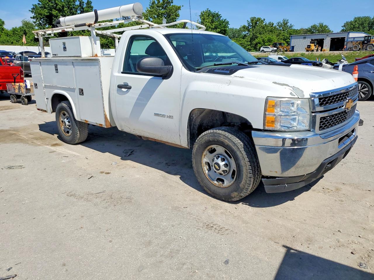 2013 Chevrolet Silverado K2500 Heavy Duty White vin: 1GB0KVCG4DF136848