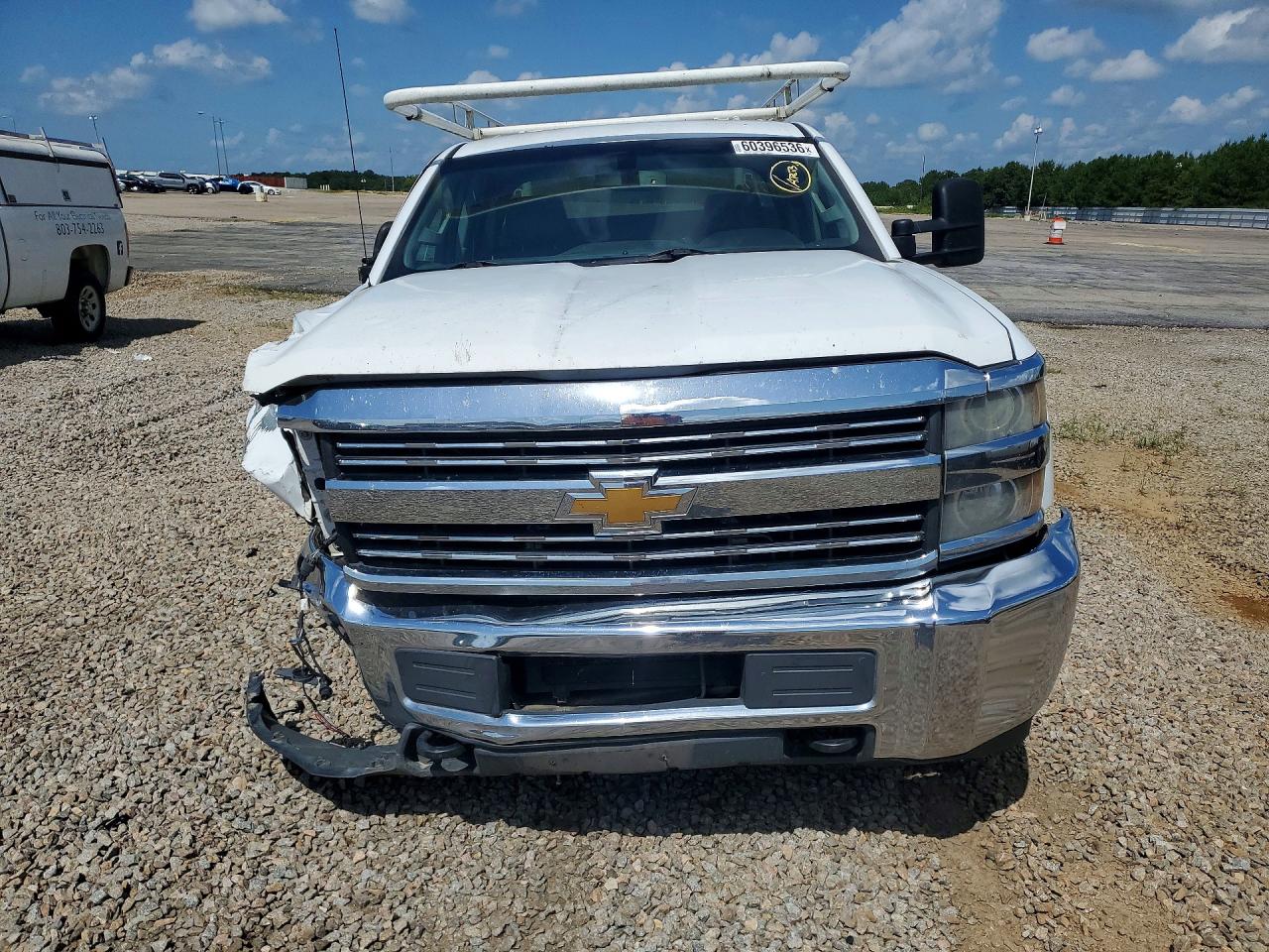 2015 Chevrolet Silverado C2500 Heavy Duty White vin: 1GB2CUEG3FZ129596