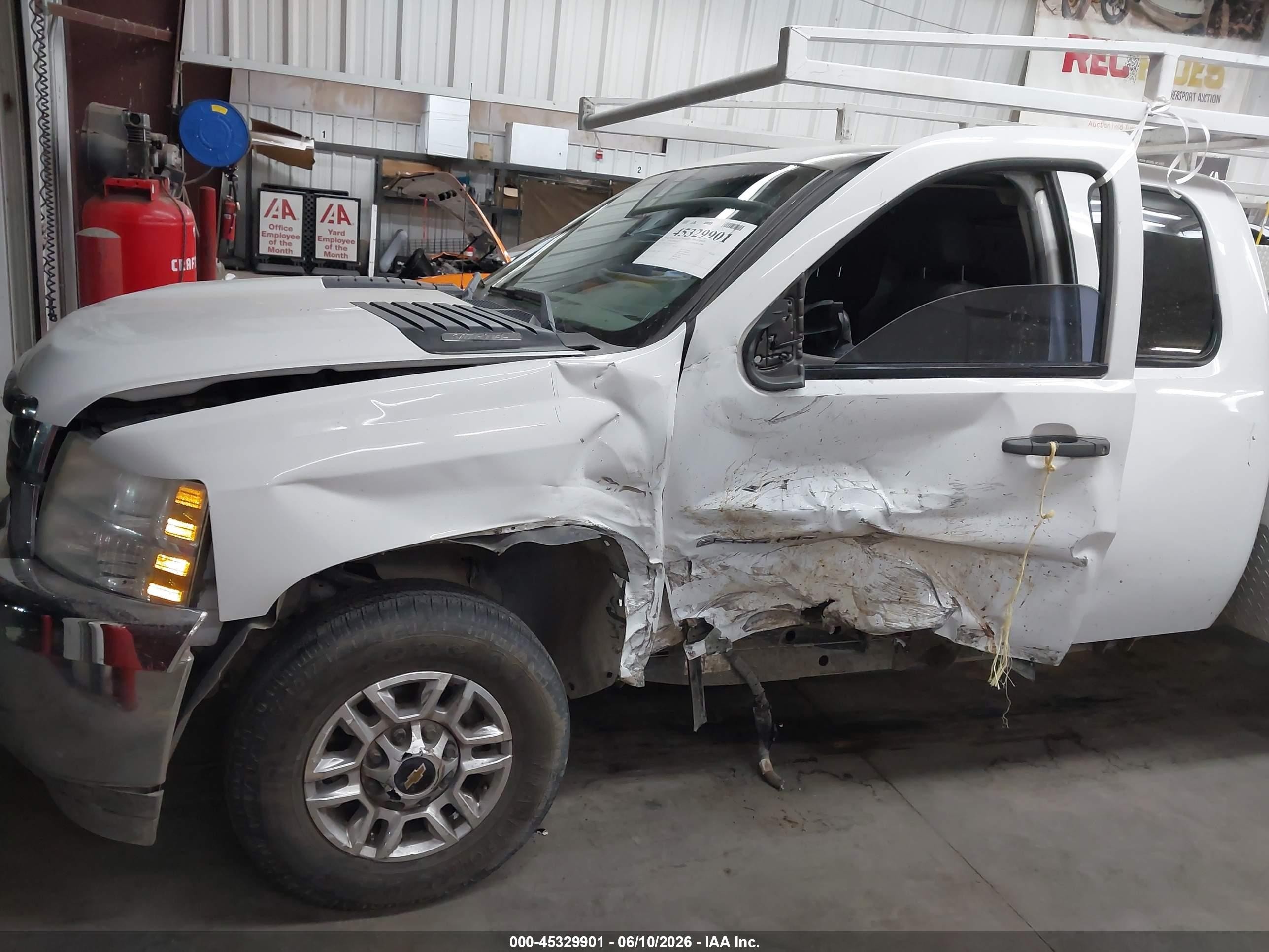2013 Chevrolet Silverado 2500hd Work Truck White vin: 1GB2CVCG5DZ306347