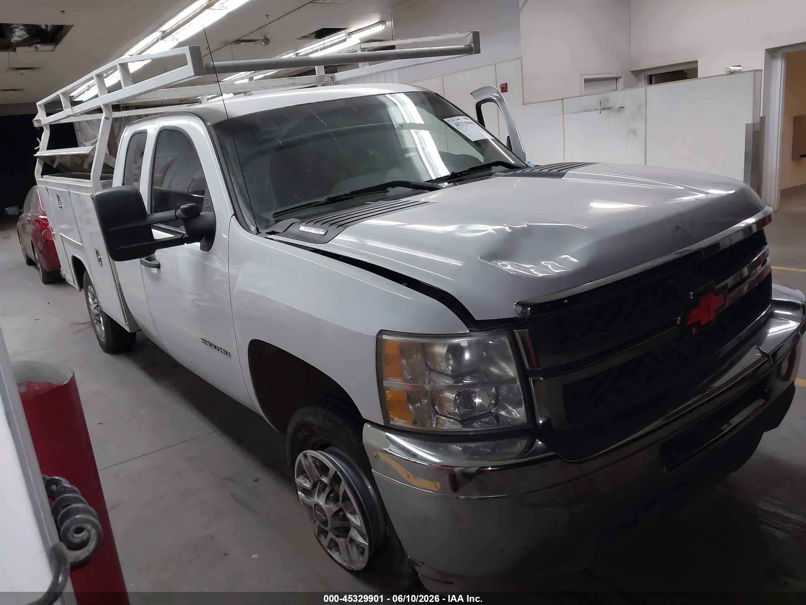2013 Chevrolet Silverado 2500hd Work Truck White vin: 1GB2CVCG5DZ306347