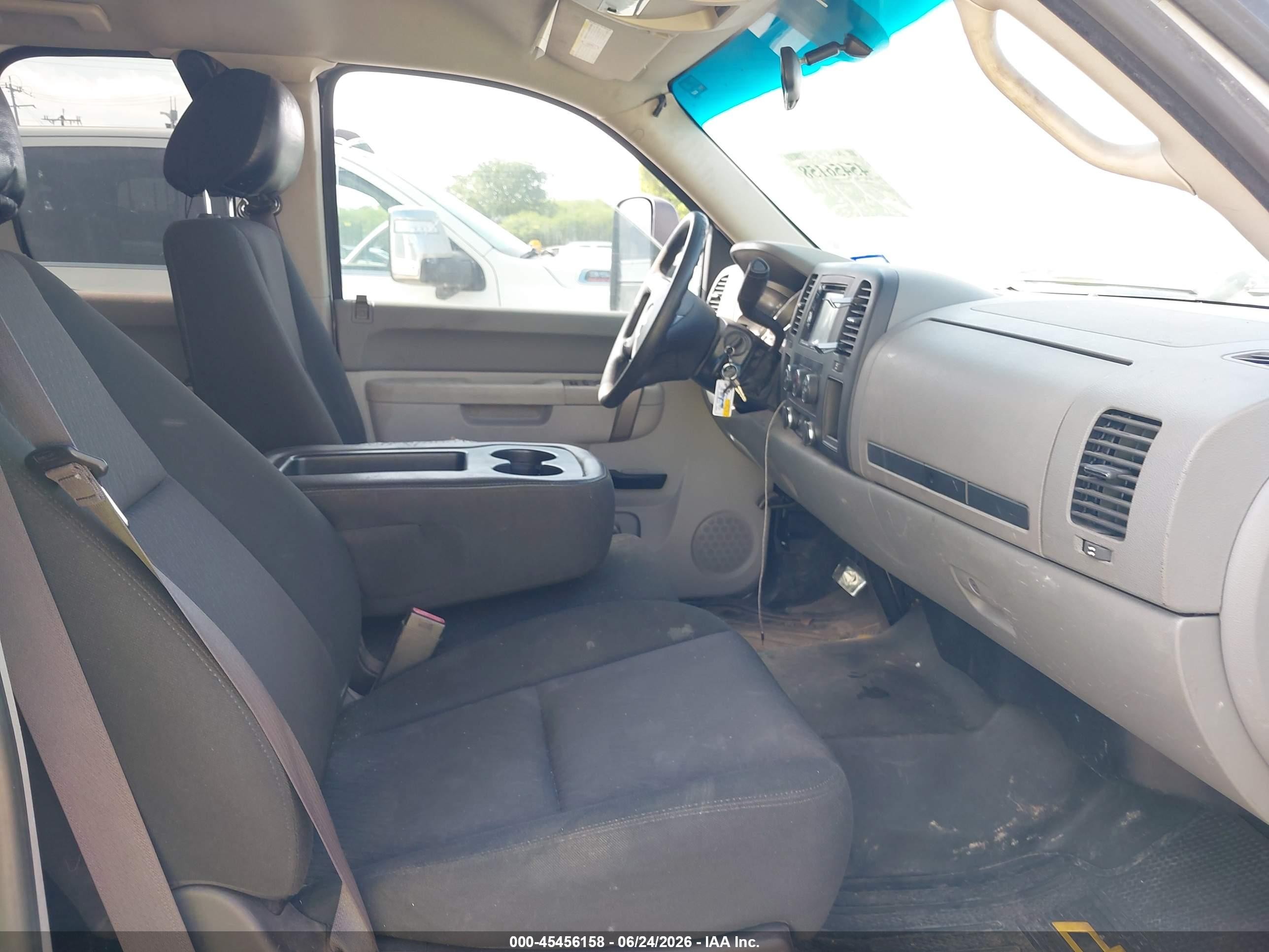 2013 Chevrolet Silverado 2500hd Work Truck White vin: 1GB2CVCGXDZ280523