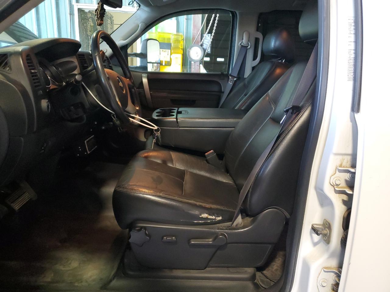 2012 Chevrolet Silverado K3500 Lt White vin: 1GB4K0CL7CF217763 Damage: Left Front Seat Cushion, Torn, 6 To 7 Inches