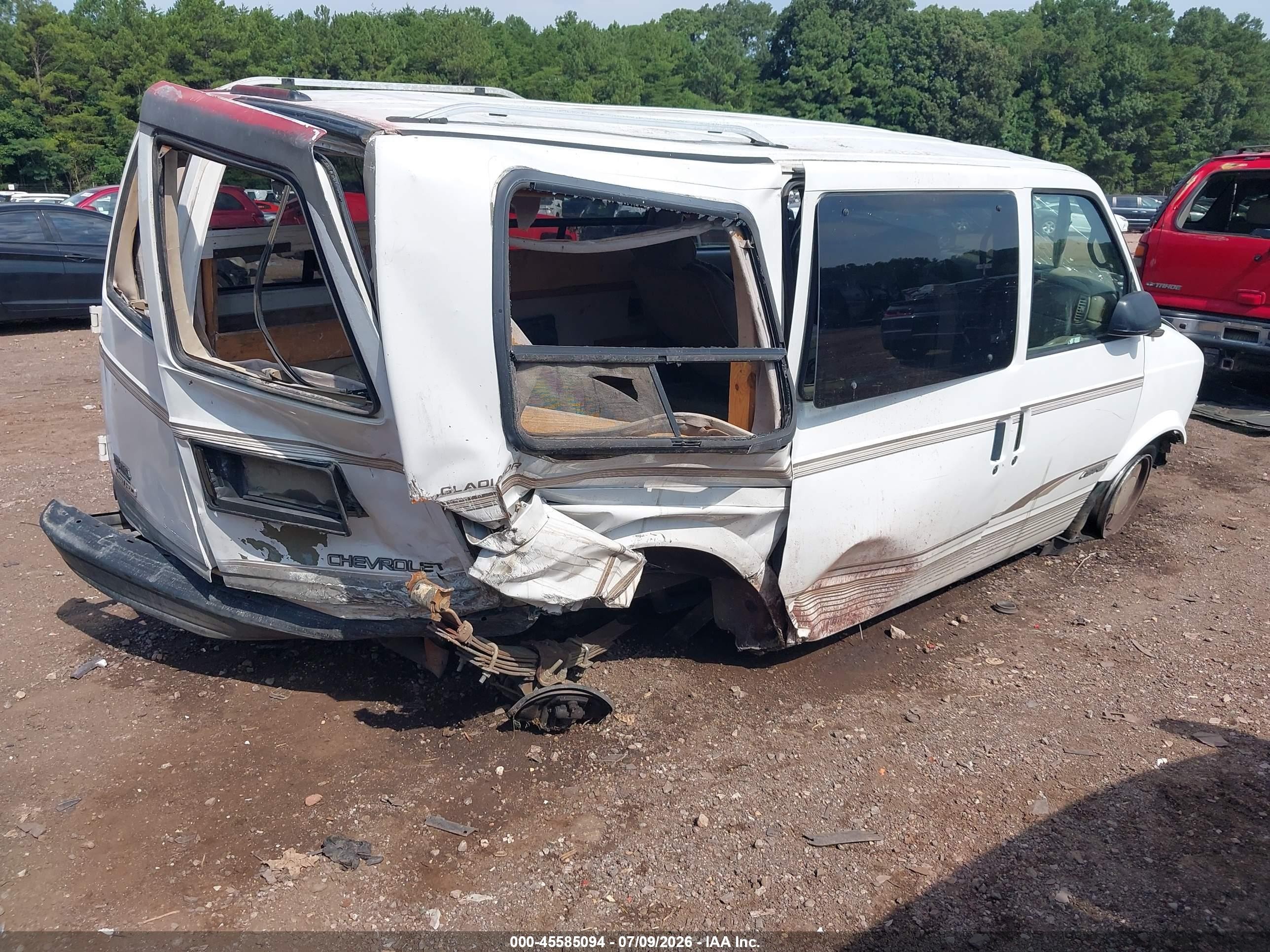1998 Chevrolet Astro Yf7 White vin: 1GBDM19W1WB154379