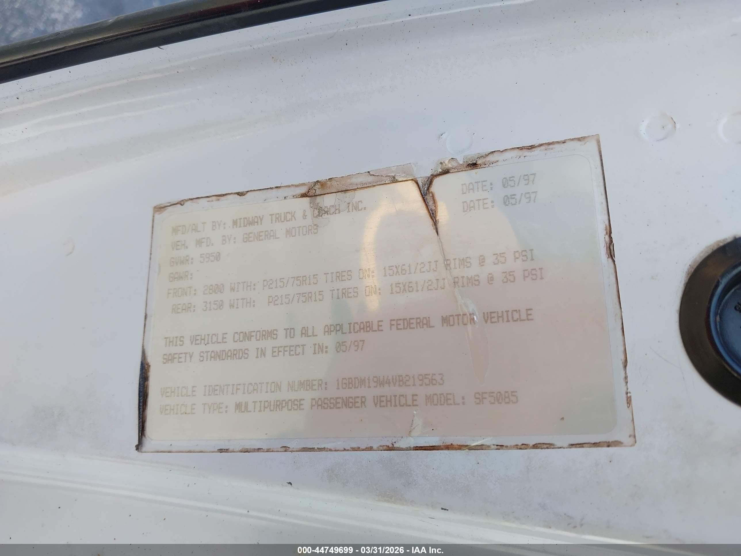 1997 Chevrolet Astro Upfitter Pkg. Белый vin: 1GBDM19W4VB219563