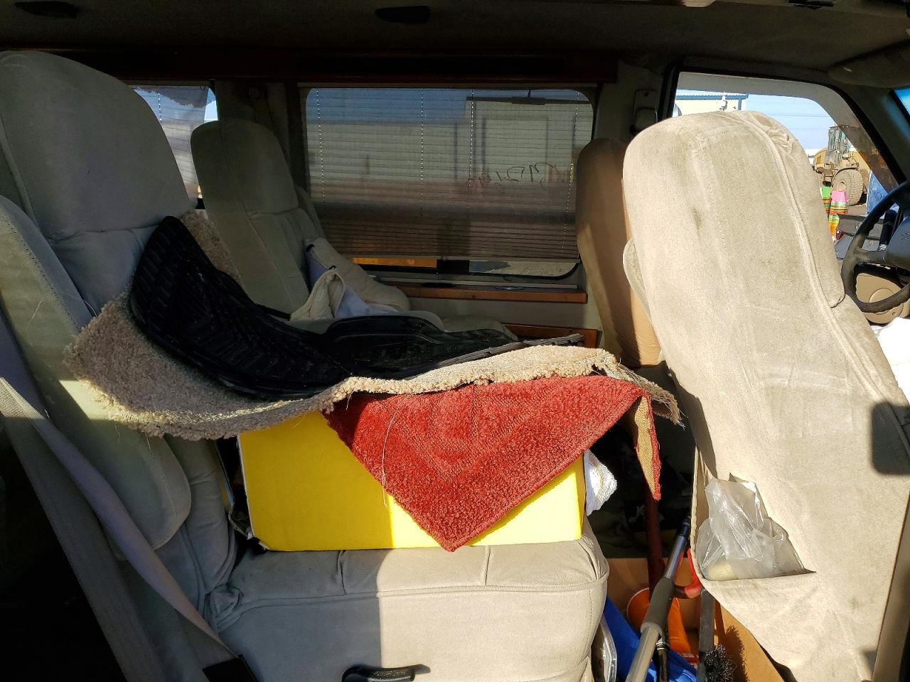 1999 Chevrolet Astro Two Tone vin: 1GBDM19W9XB154499
