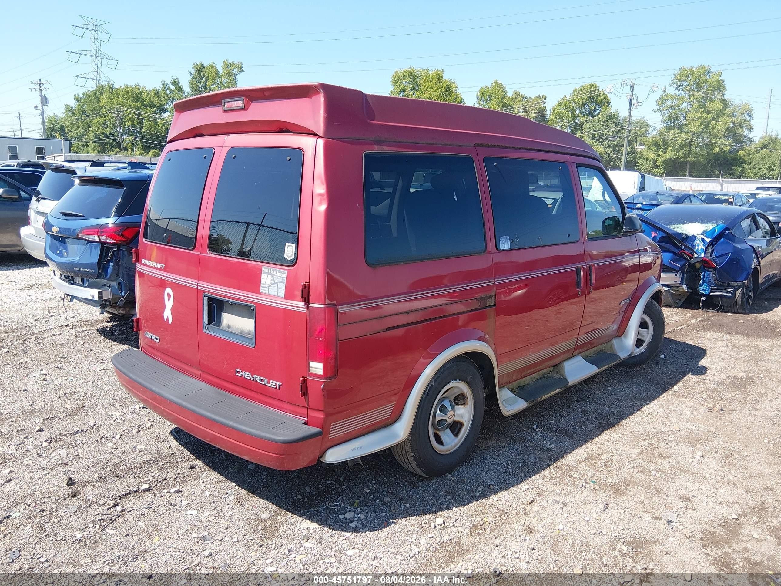 2000 Chevrolet Astro Upfitter Pkg. Red vin: 1GBDM19WXYB167604