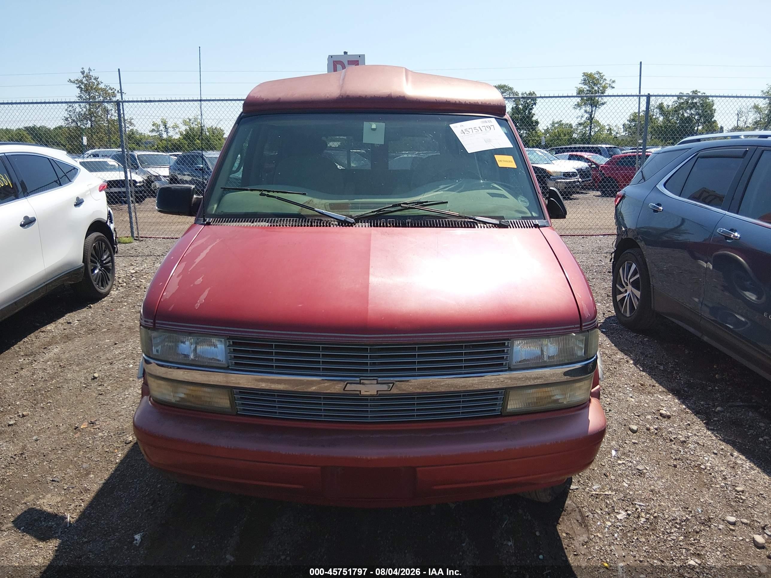 2000 Chevrolet Astro Upfitter Pkg. Red vin: 1GBDM19WXYB167604