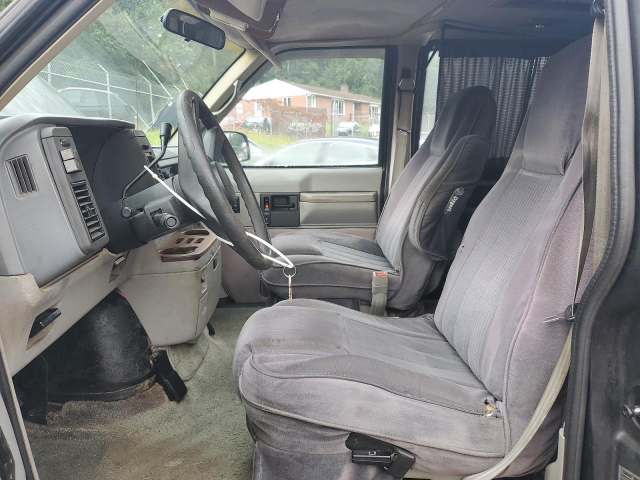 1992 Chevrolet Astro Black vin: 1GBDM19Z3NB192740