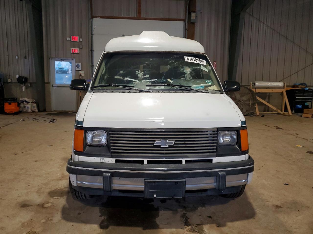 1993 Chev Astro White vin: 1GBDM19Z3PB207871
