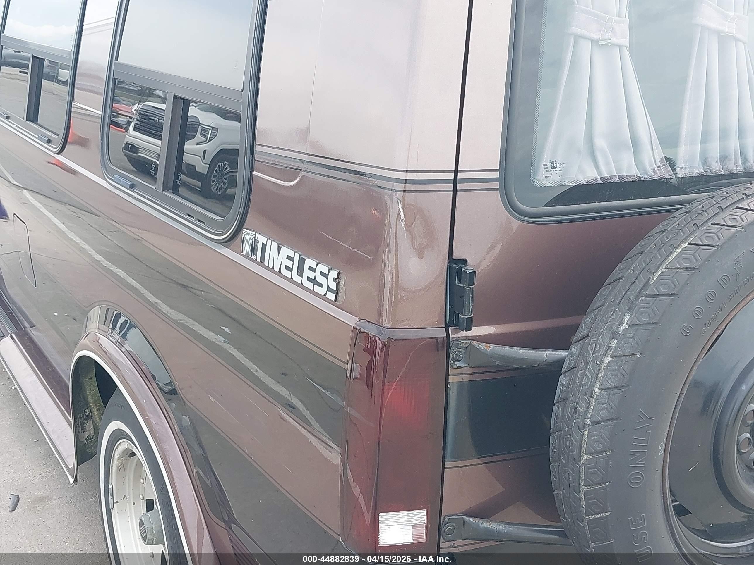 1991 Chevrolet Astro   Brown vin: 1GBDM19Z6MB159763