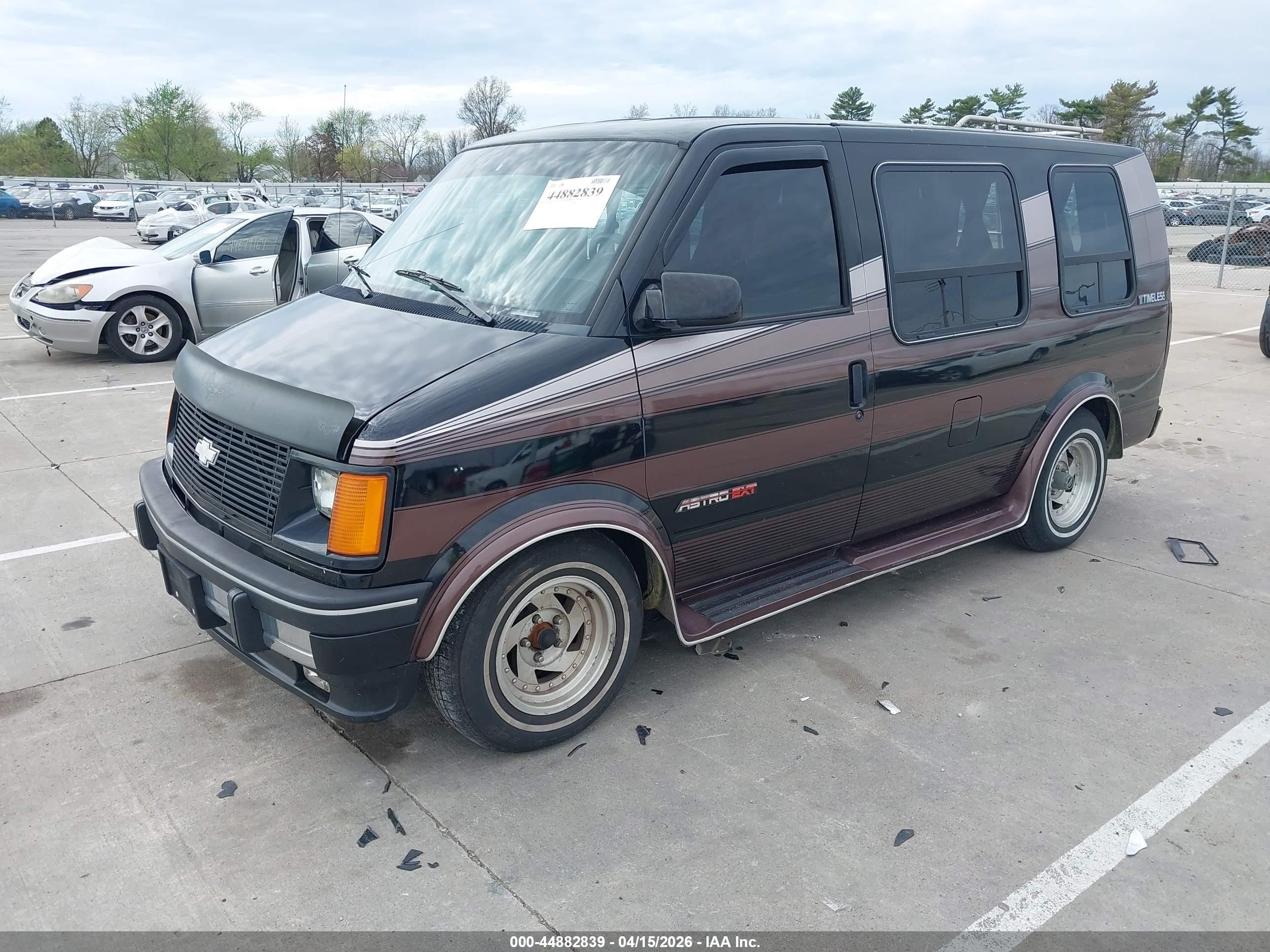 1991 Chevrolet Astro   Brown vin: 1GBDM19Z6MB159763