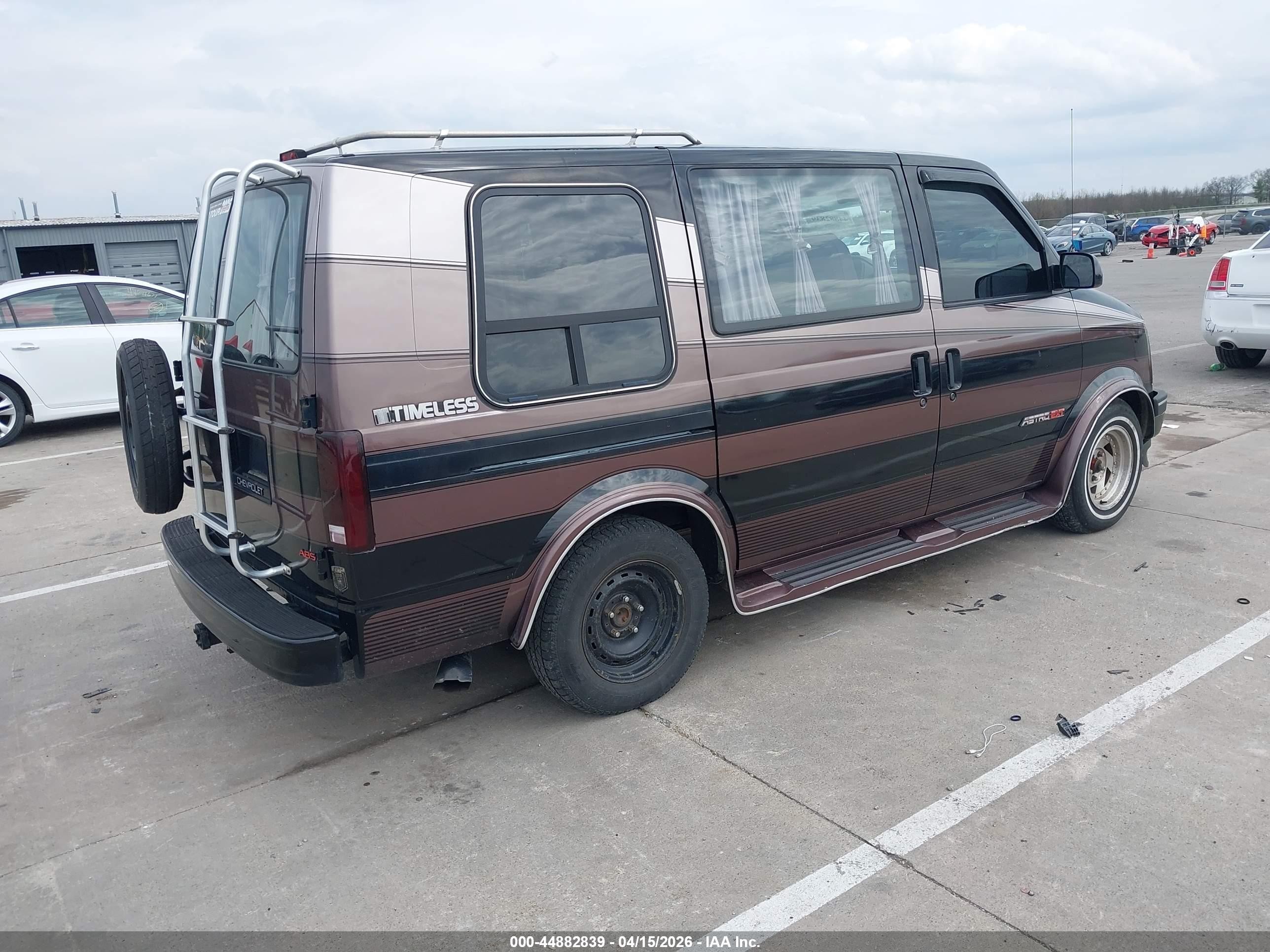 1991 Chevrolet Astro   Brown vin: 1GBDM19Z6MB159763