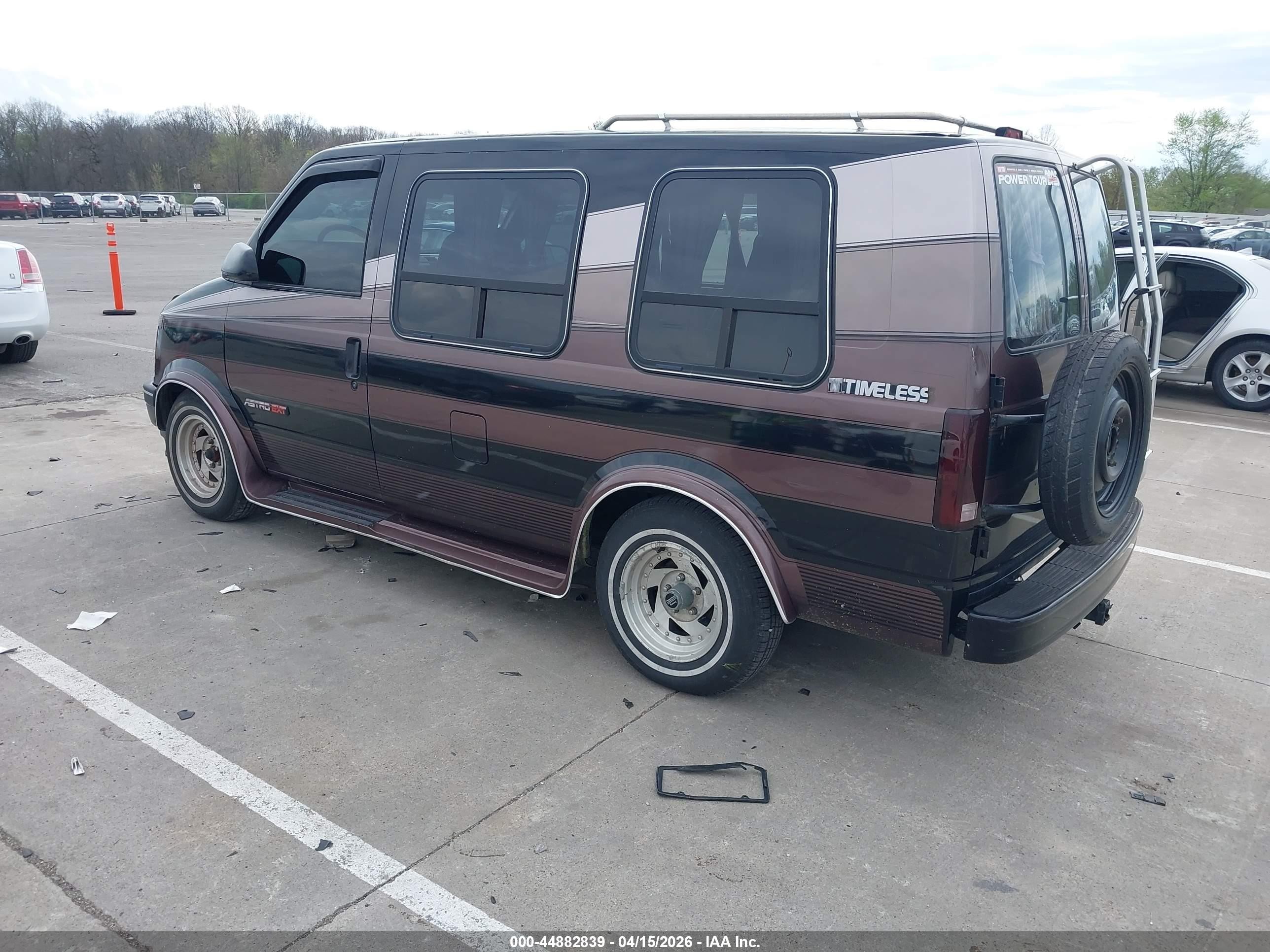 1991 Chevrolet Astro   Brown vin: 1GBDM19Z6MB159763