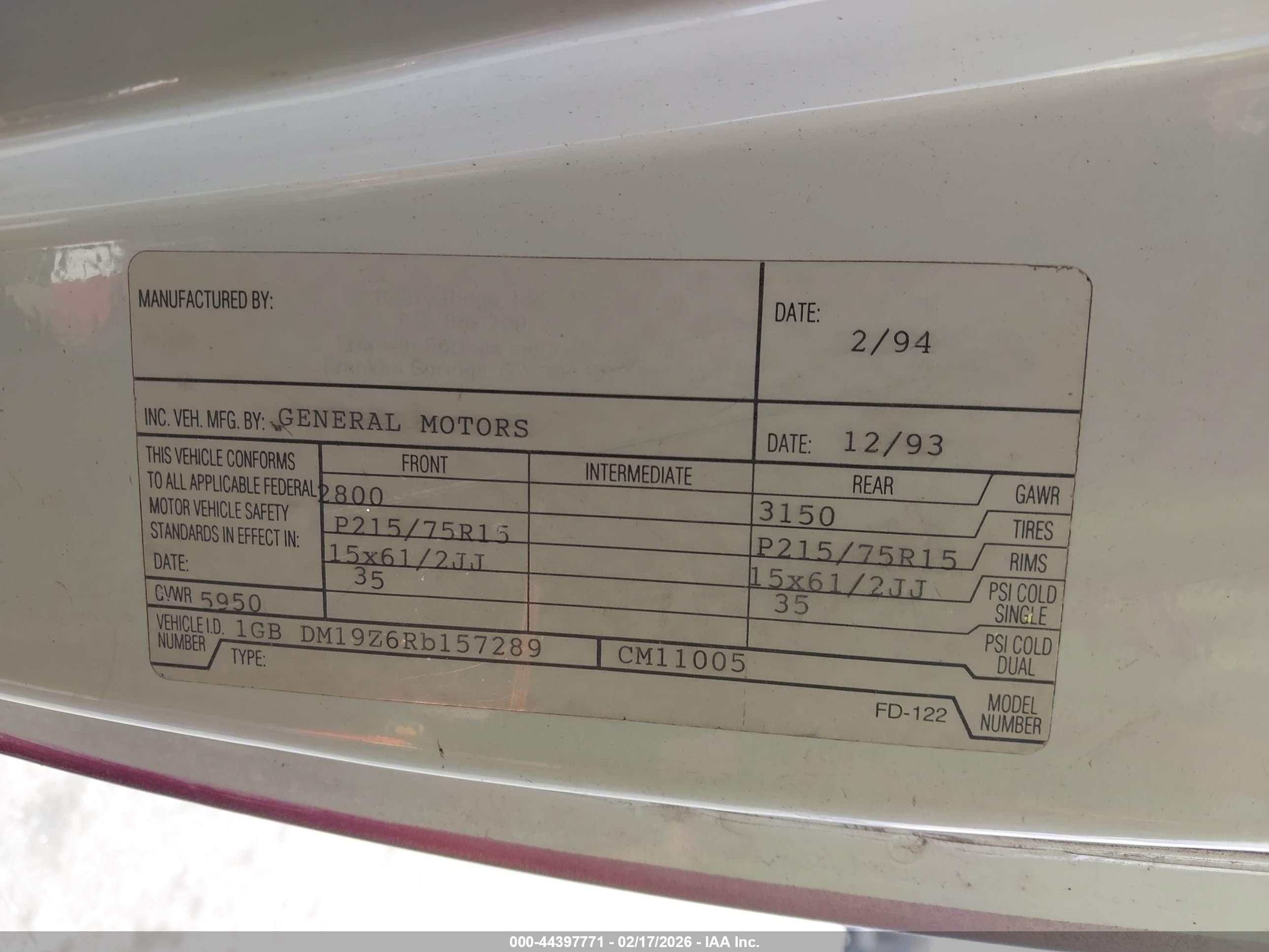 1994 Chevrolet Astro   White vin: 1GBDM19Z6RB157289