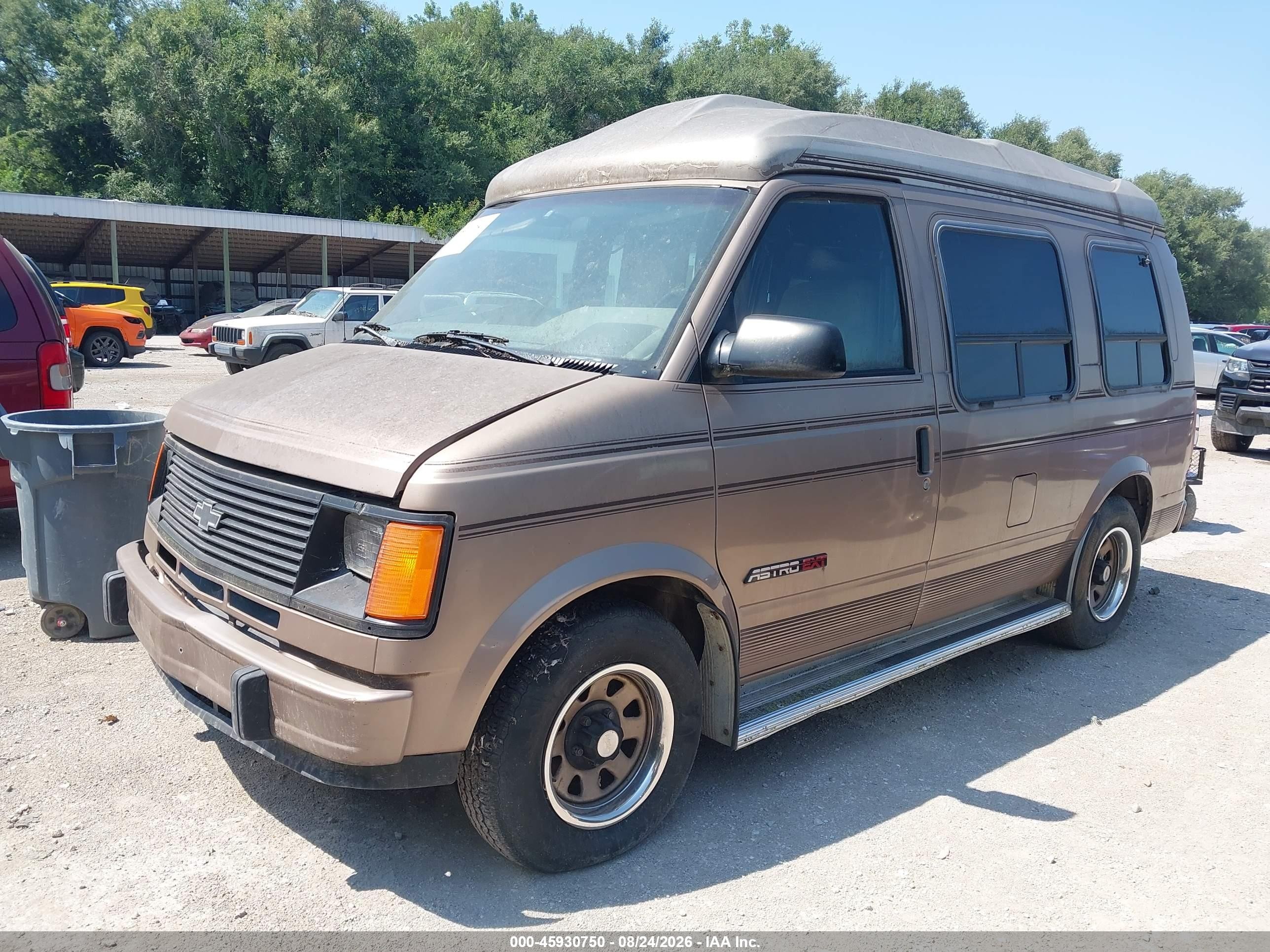 1994 Chevrolet Astro   Brown vin: 1GBDM19Z6RB225459