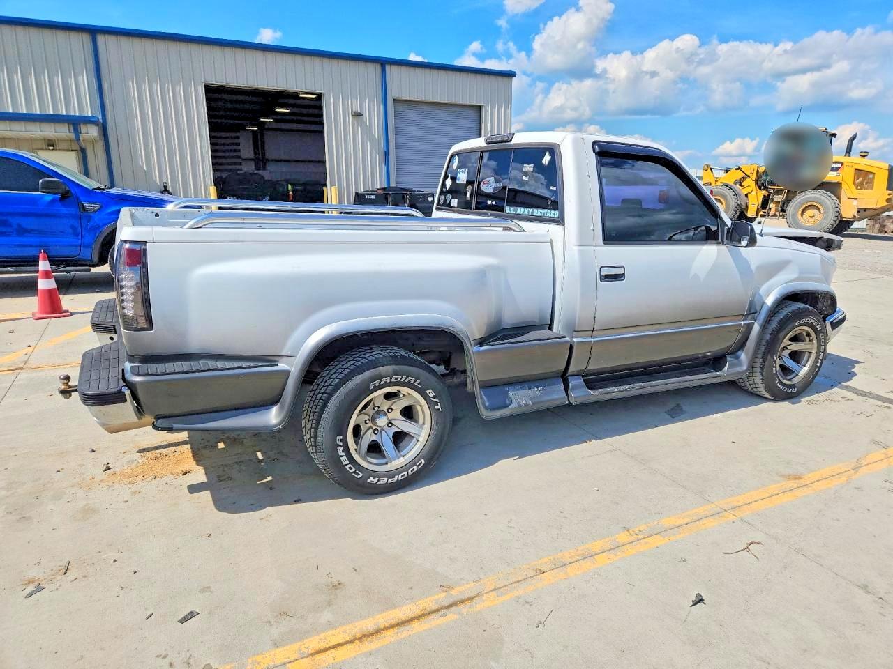1997 Chevrolet Gmt-400 C1500 White vin: 1GBEC14R5VZ121979