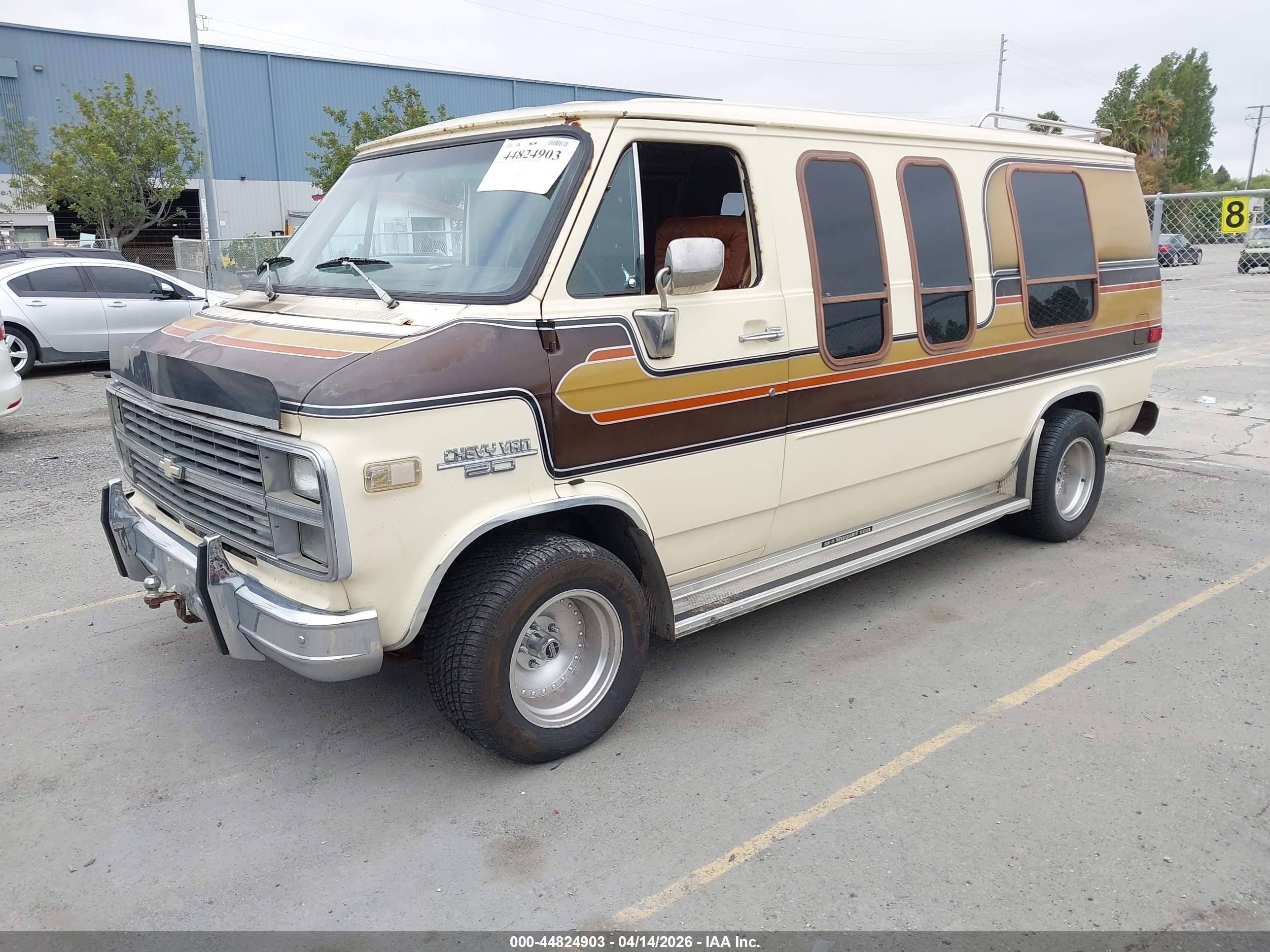 1983 Chevrolet G20   Tan vin: 1GBEG25F7D7182940