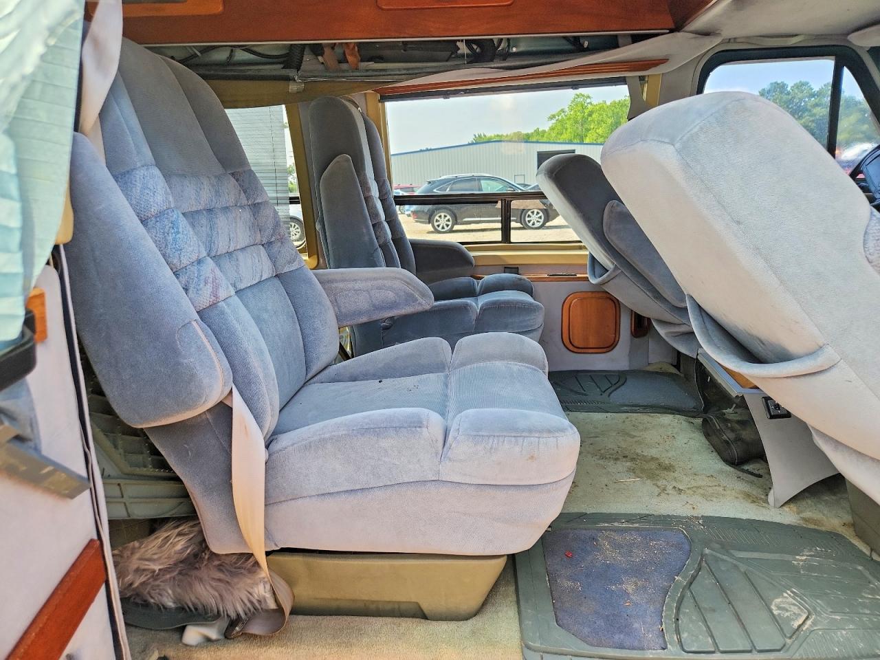1994 Chevrolet G20 Blue vin: 1GBEG25K2RF160449