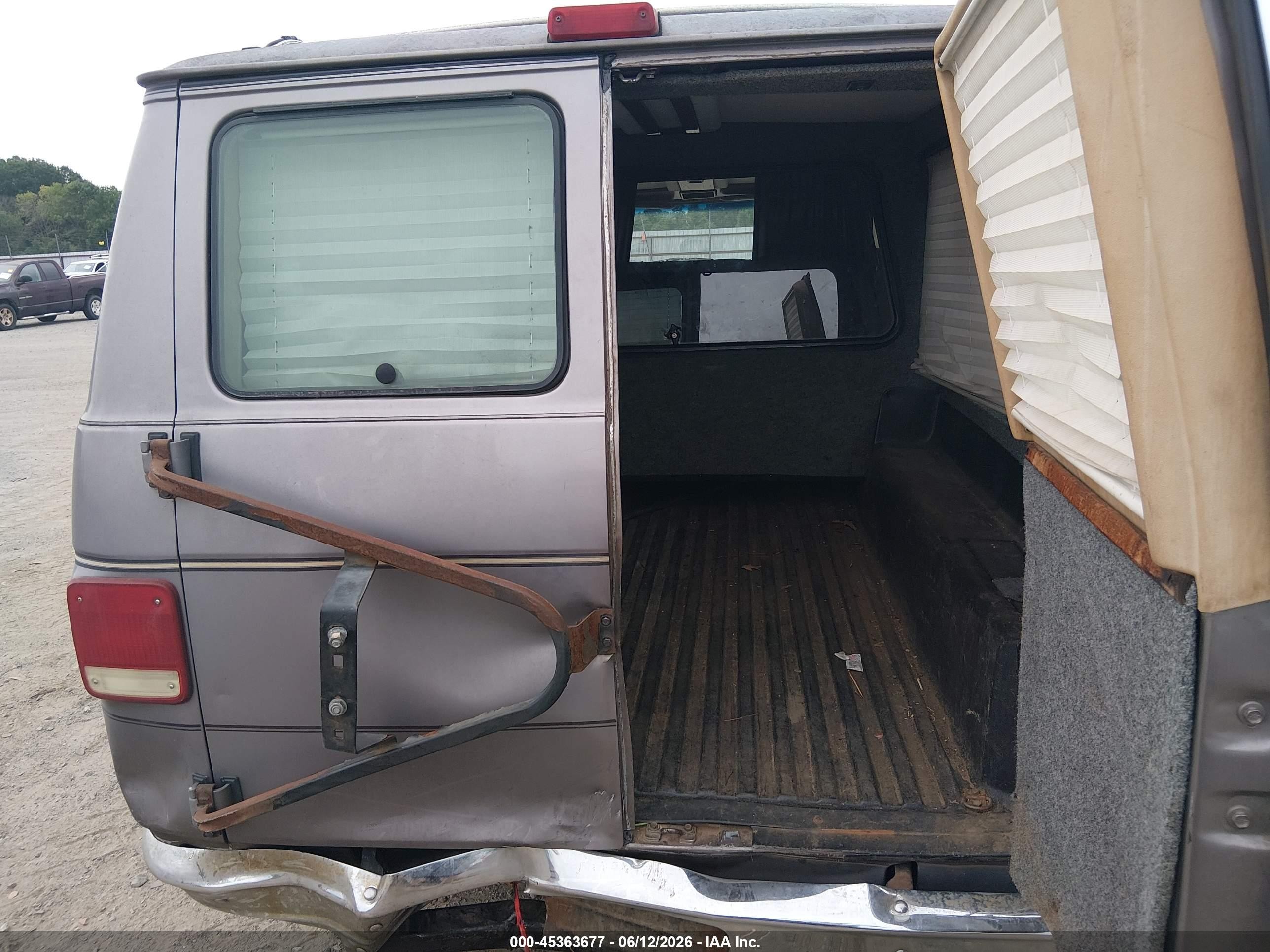 1995 Chevrolet G20   Gray vin: 1GBEG25K6SF166311