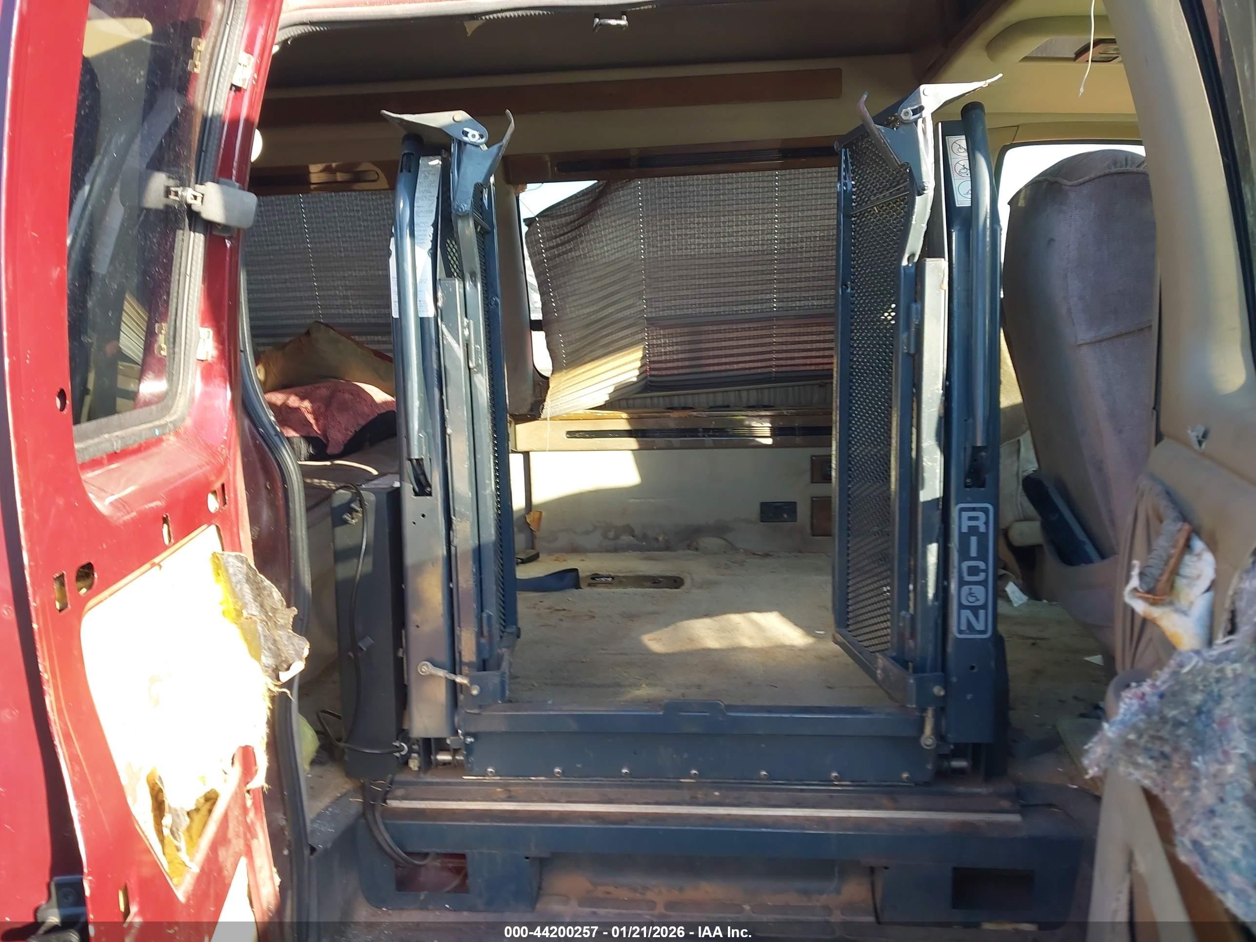 1997 Chevrolet Chevy Van Yf7 Upfitter Pkg. Maroon vin: 1GBFG15R0V1069117
