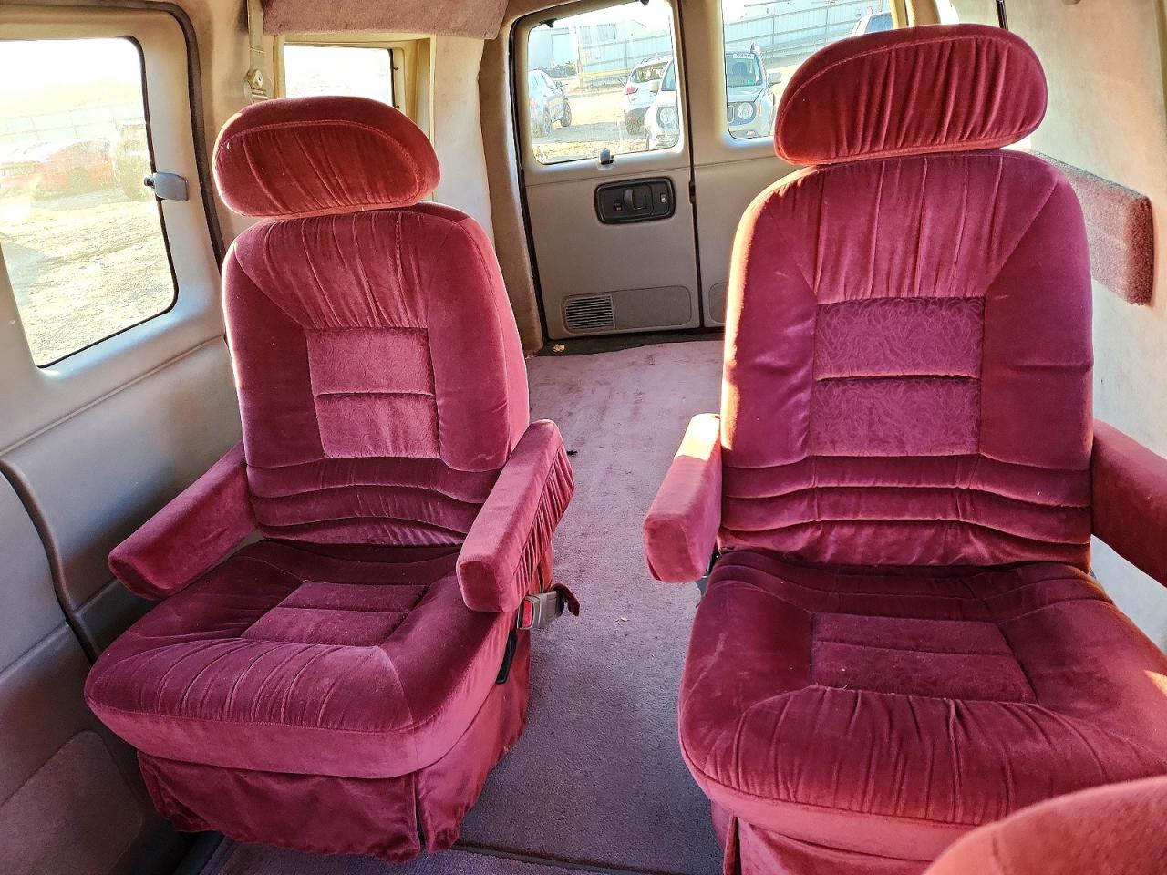 1997 Chevrolet Express G1500 Burgundy vin: 1GBFG15R4V1028344