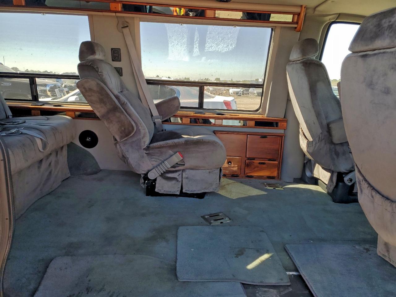 1998 Chevrolet Express G1500 Turquoise vin: 1GBFG15R6W1027892