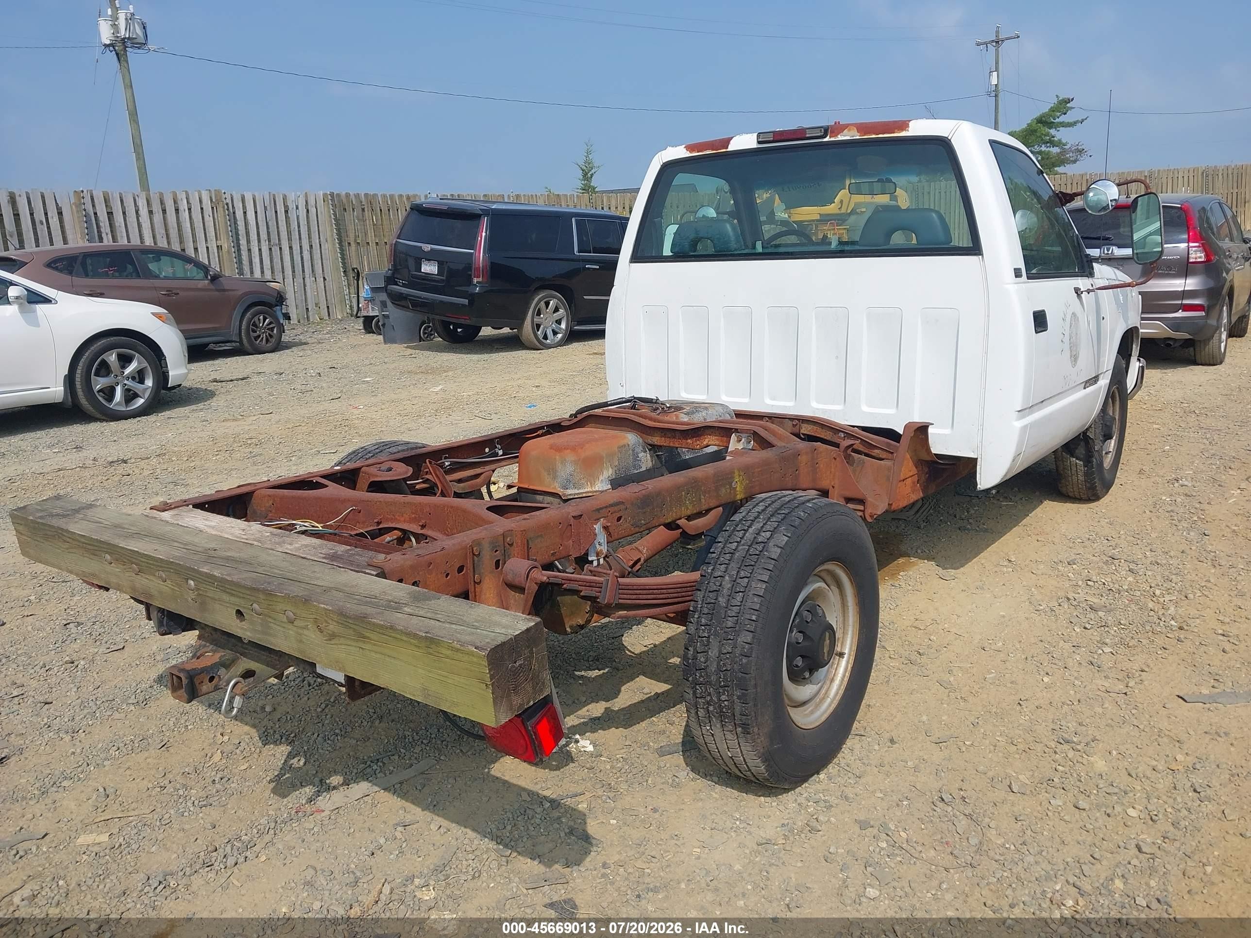 1994 Chevrolet Gmt-400 C2500 White vin: 1GBGC24KXRE174174