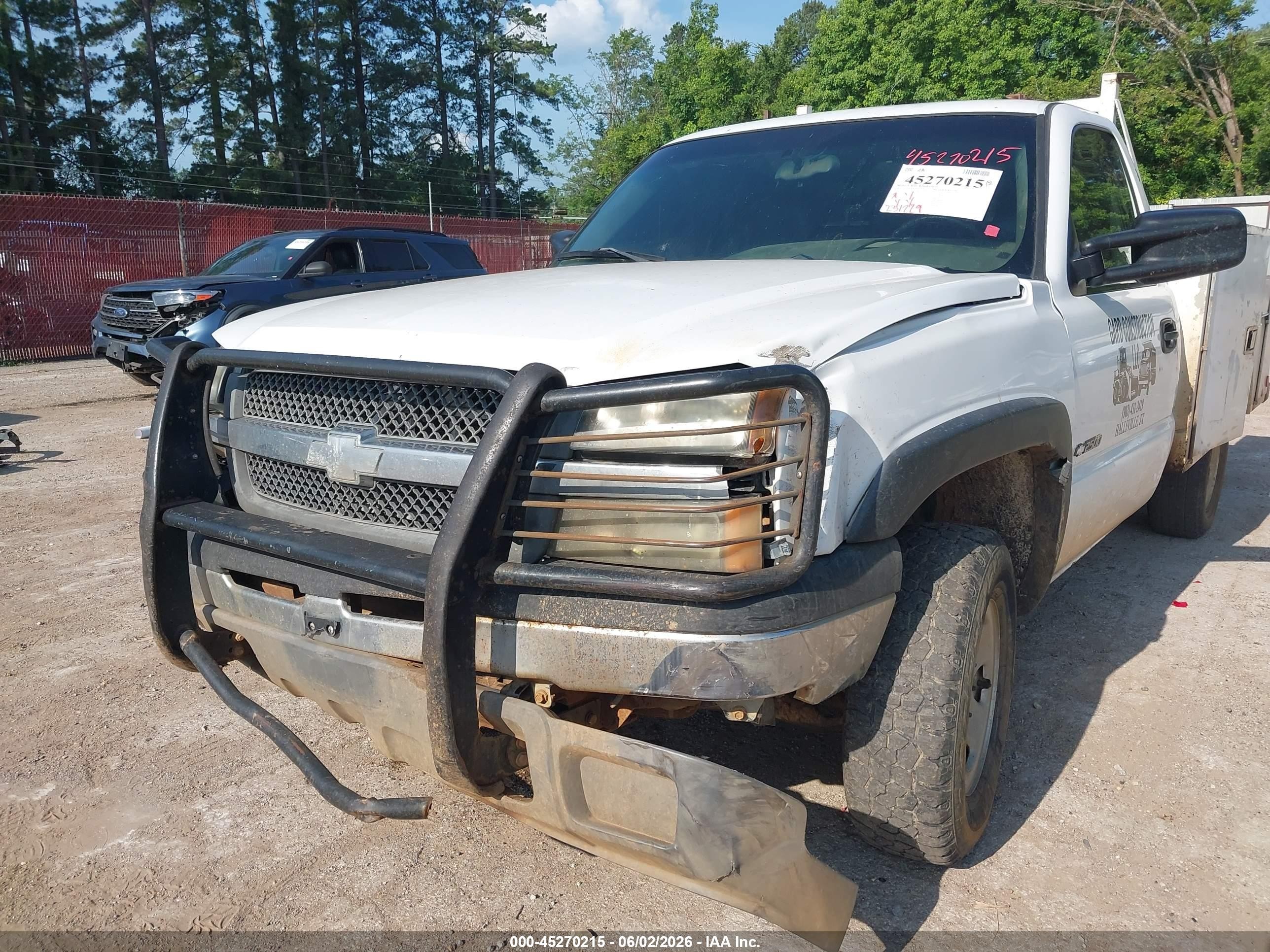 2003 Chevrolet Silverado 2500hd   White vin: 1GBGC24U63Z213859
