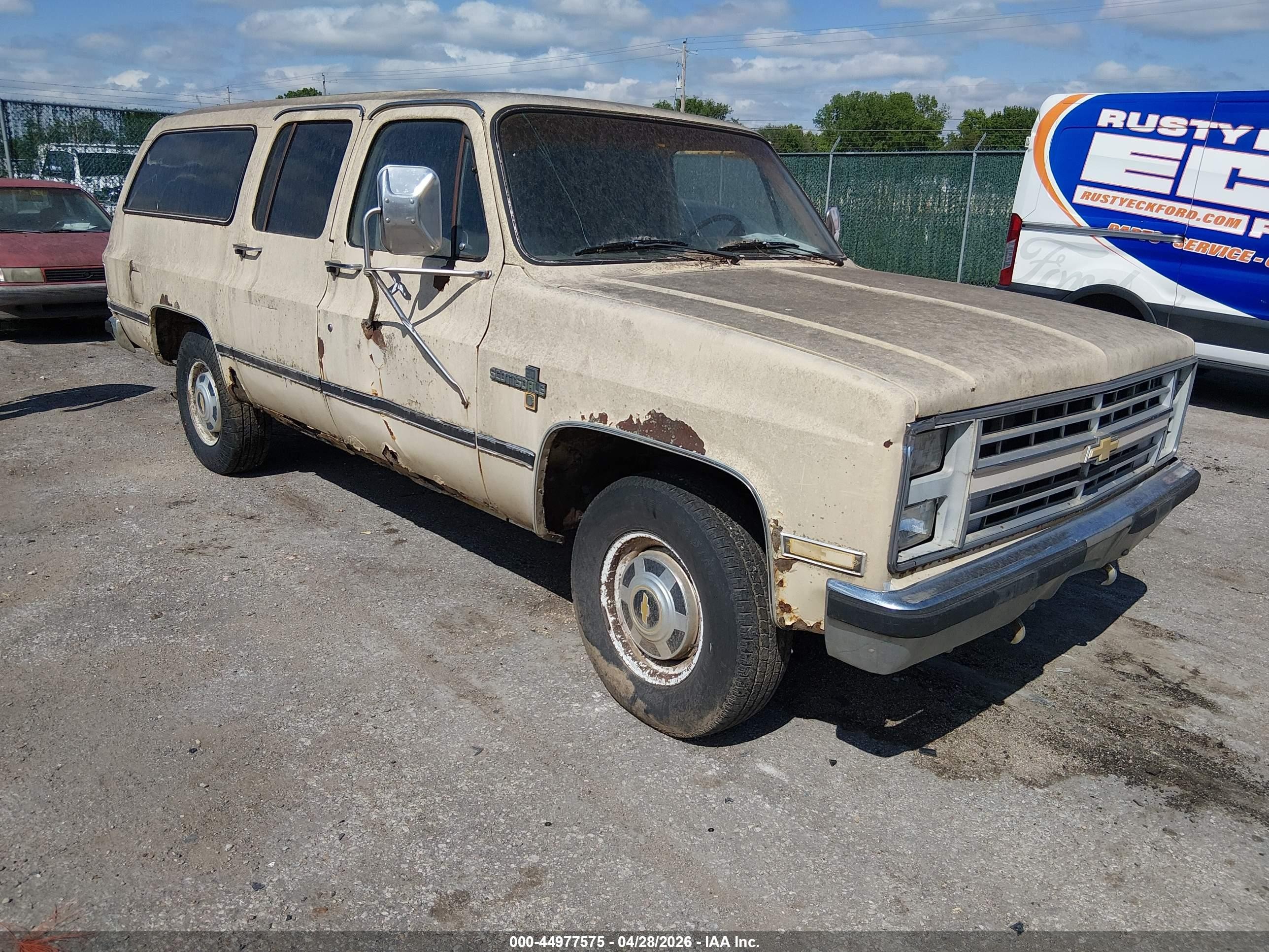 1985 Chevrolet Suburban C2 Cream vin: 1GBGC26M8FF162437