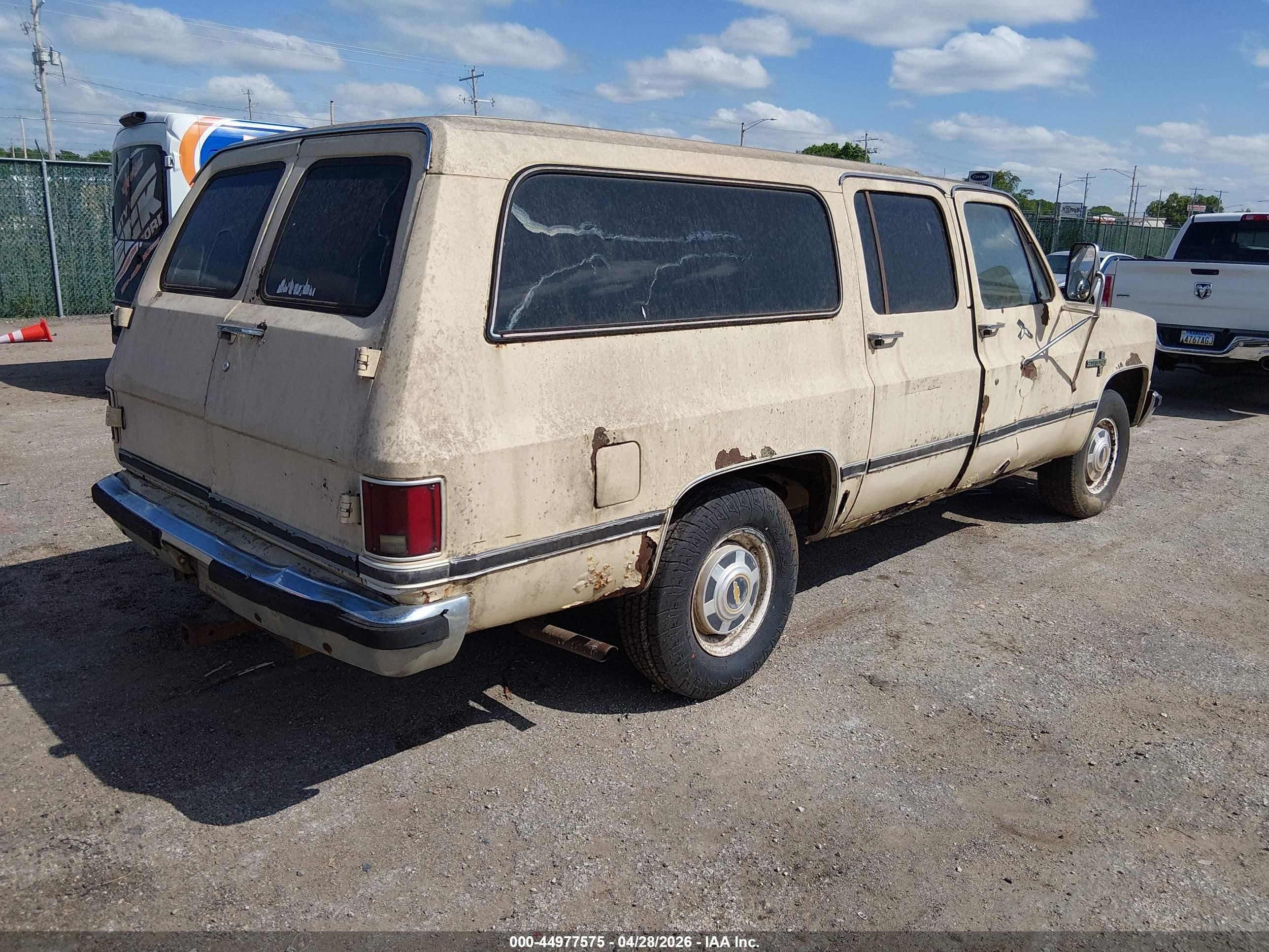 1985 Chevrolet Suburban C2 Cream vin: 1GBGC26M8FF162437