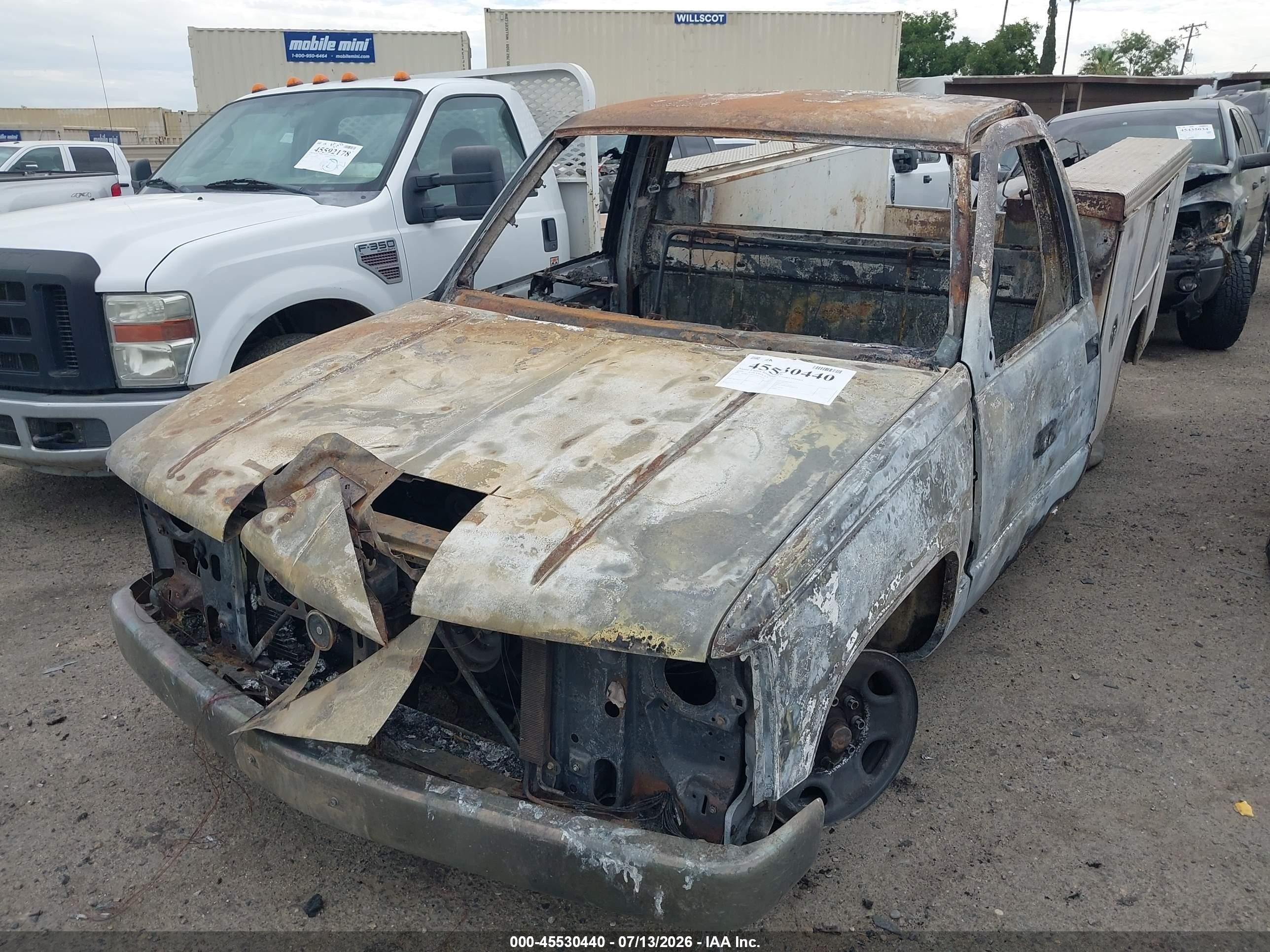 2000 Chevrolet C3500 Chassis   White vin: 1GBGC34R6YF412632