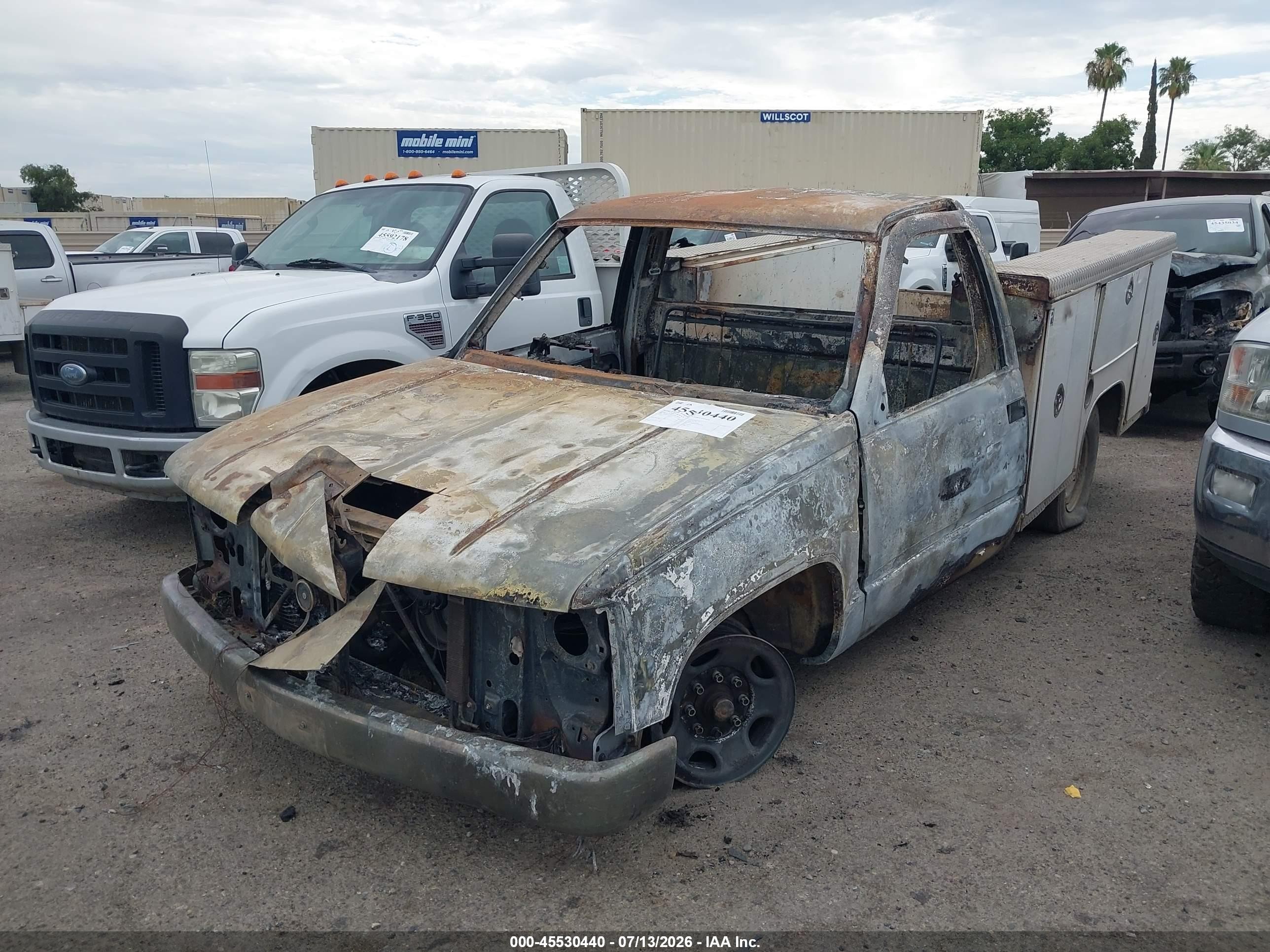 2000 Chevrolet C3500 Chassis   White vin: 1GBGC34R6YF412632