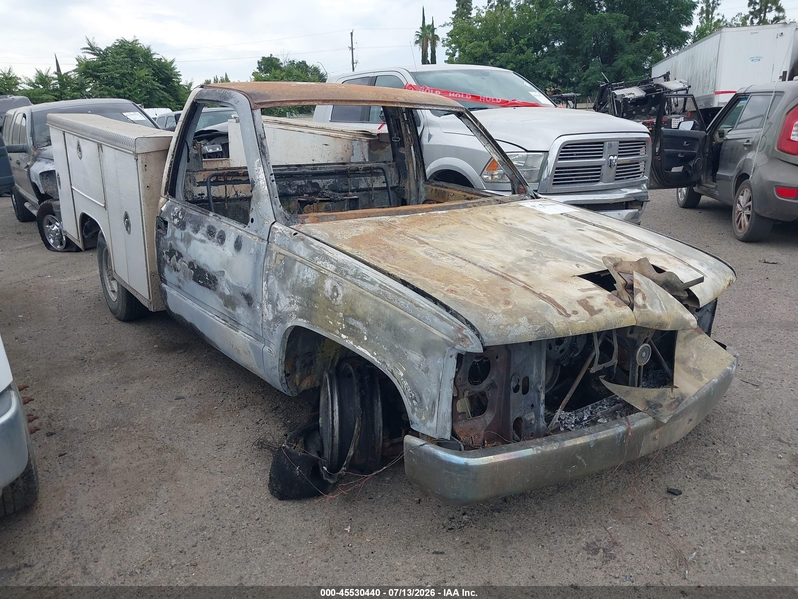 2000 Chevrolet C3500 Chassis   Белый vin: 1GBGC34R6YF412632
